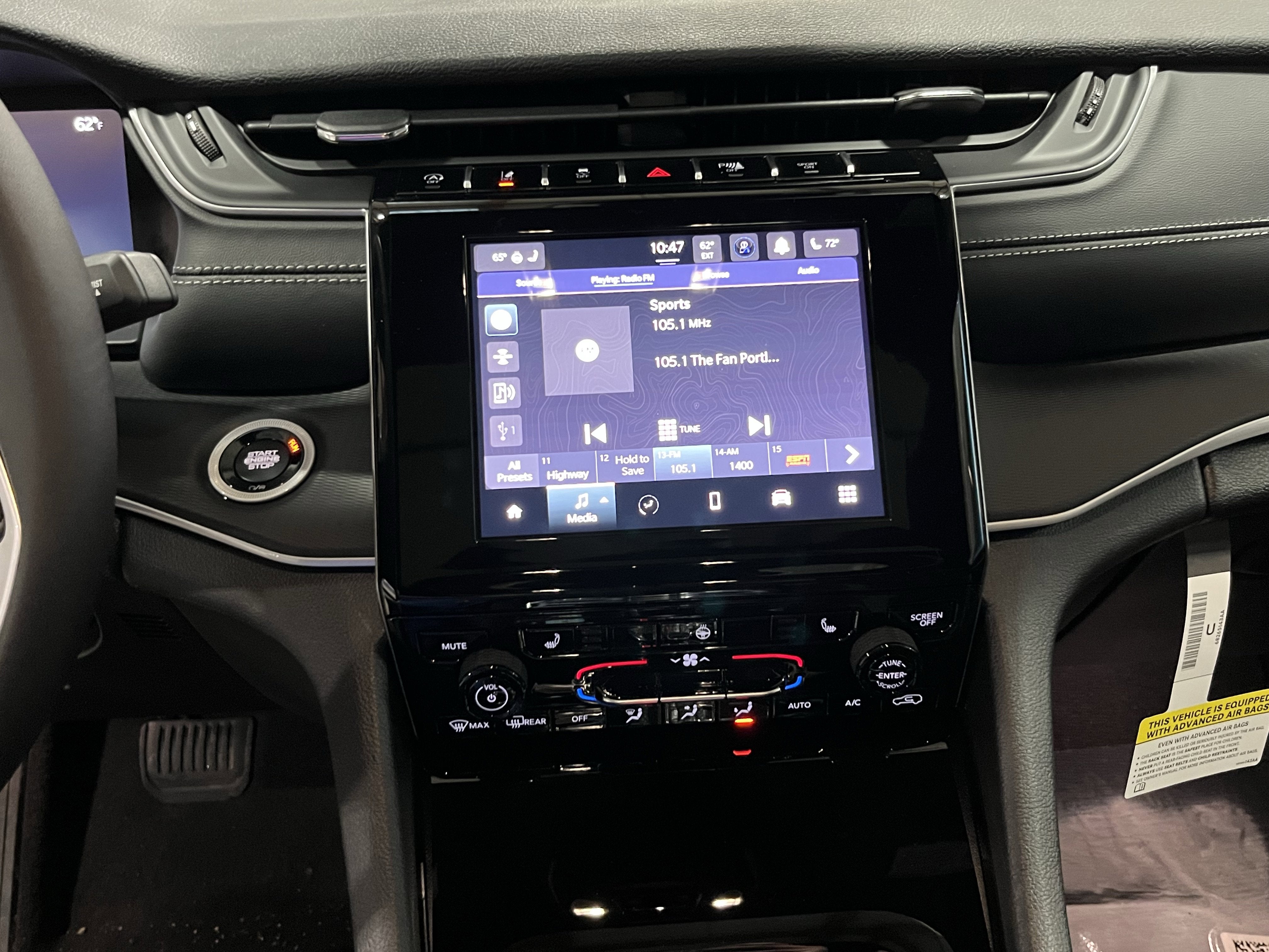 2026 Jeep Grand Cherokee GRAND CHEROKEE LAREDO X 4X4