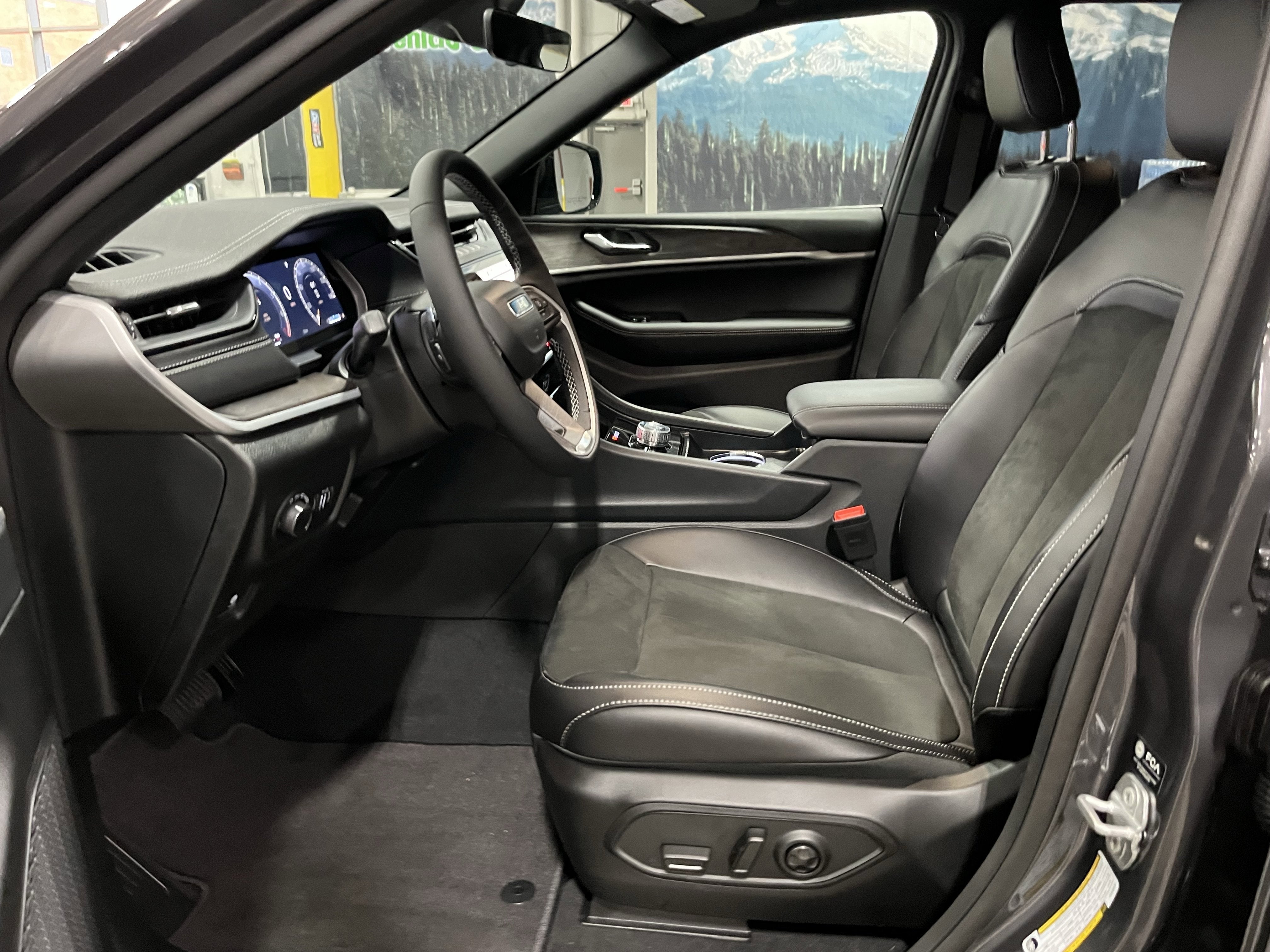 2026 Jeep Grand Cherokee GRAND CHEROKEE ALTITUDE 4X4