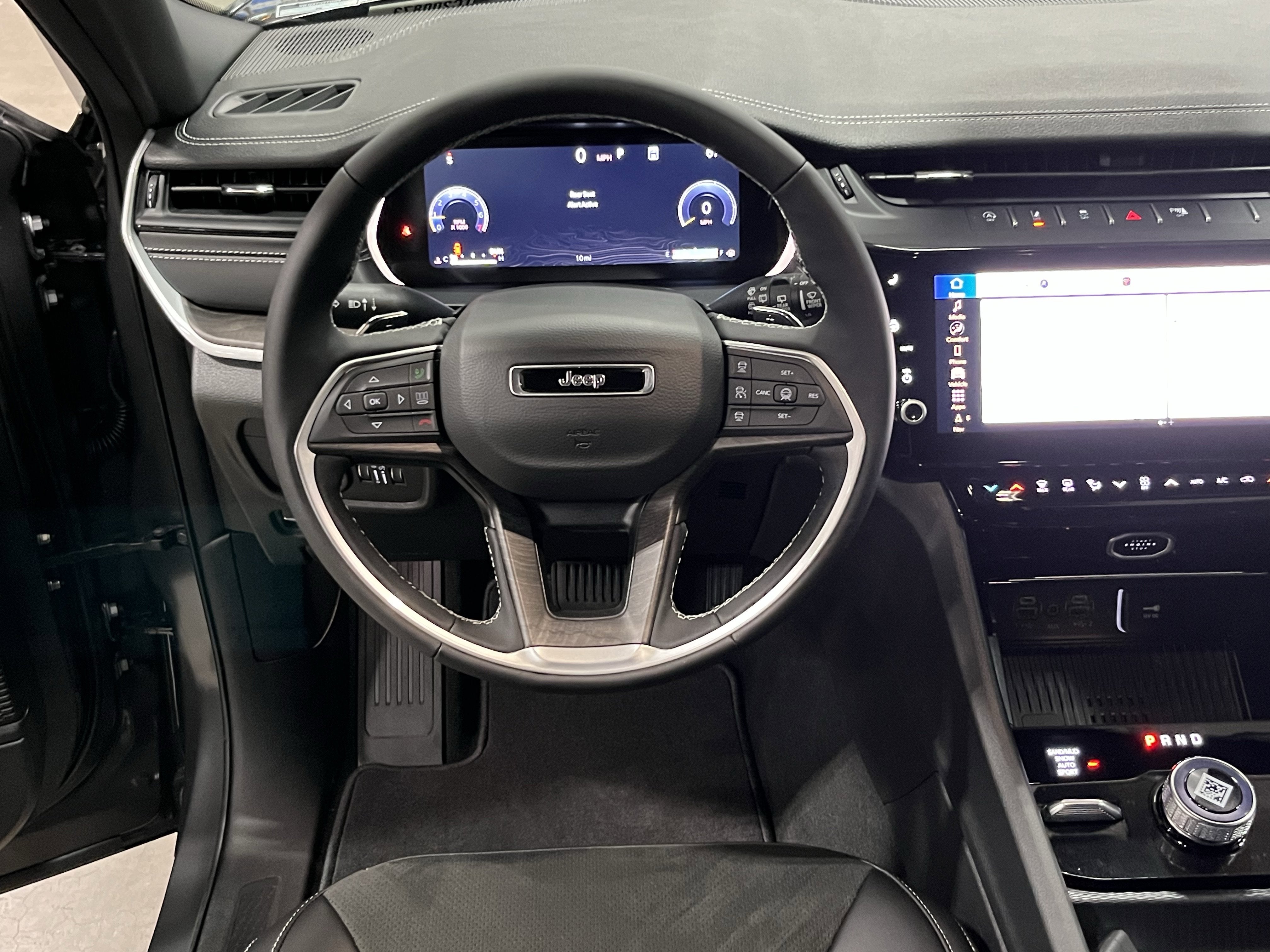 2026 Jeep Grand Cherokee GRAND CHEROKEE ALTITUDE 4X4