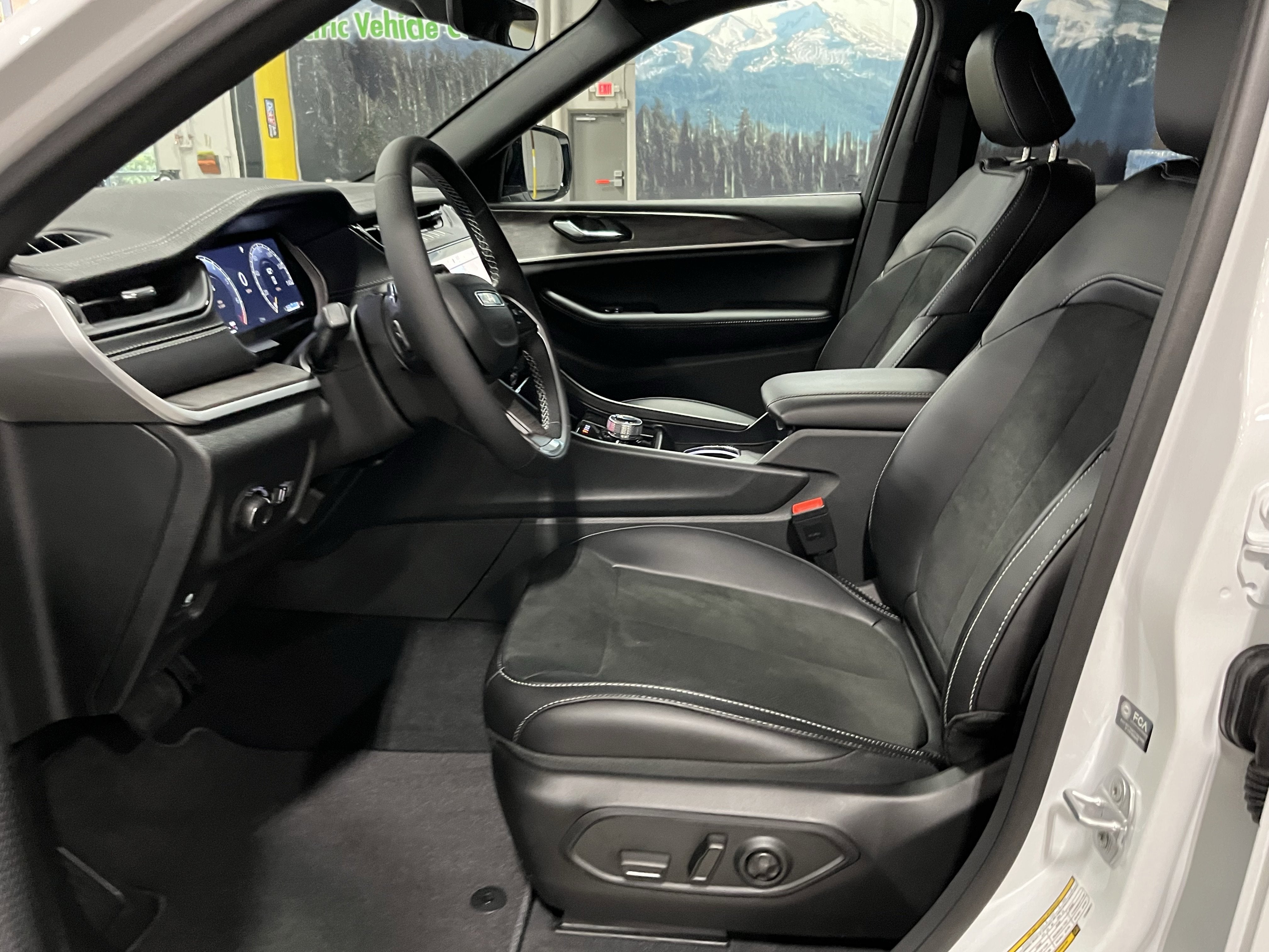 2026 Jeep Grand Cherokee GRAND CHEROKEE ALTITUDE 4X4