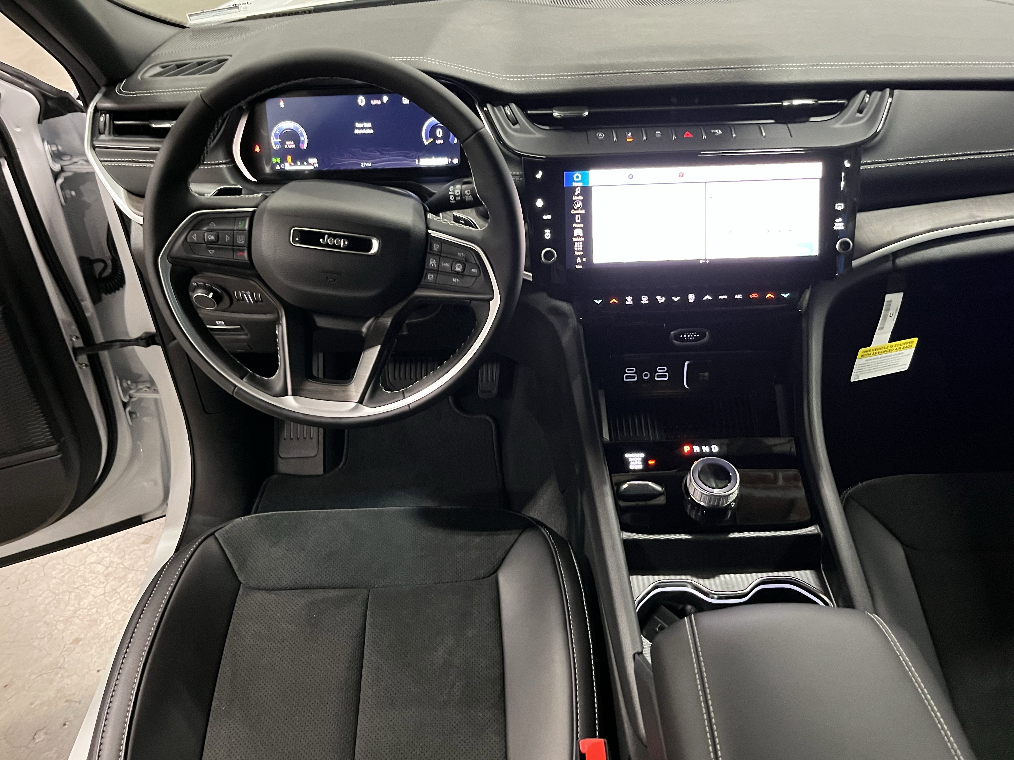 2026 Jeep Grand Cherokee GRAND CHEROKEE ALTITUDE 4X4