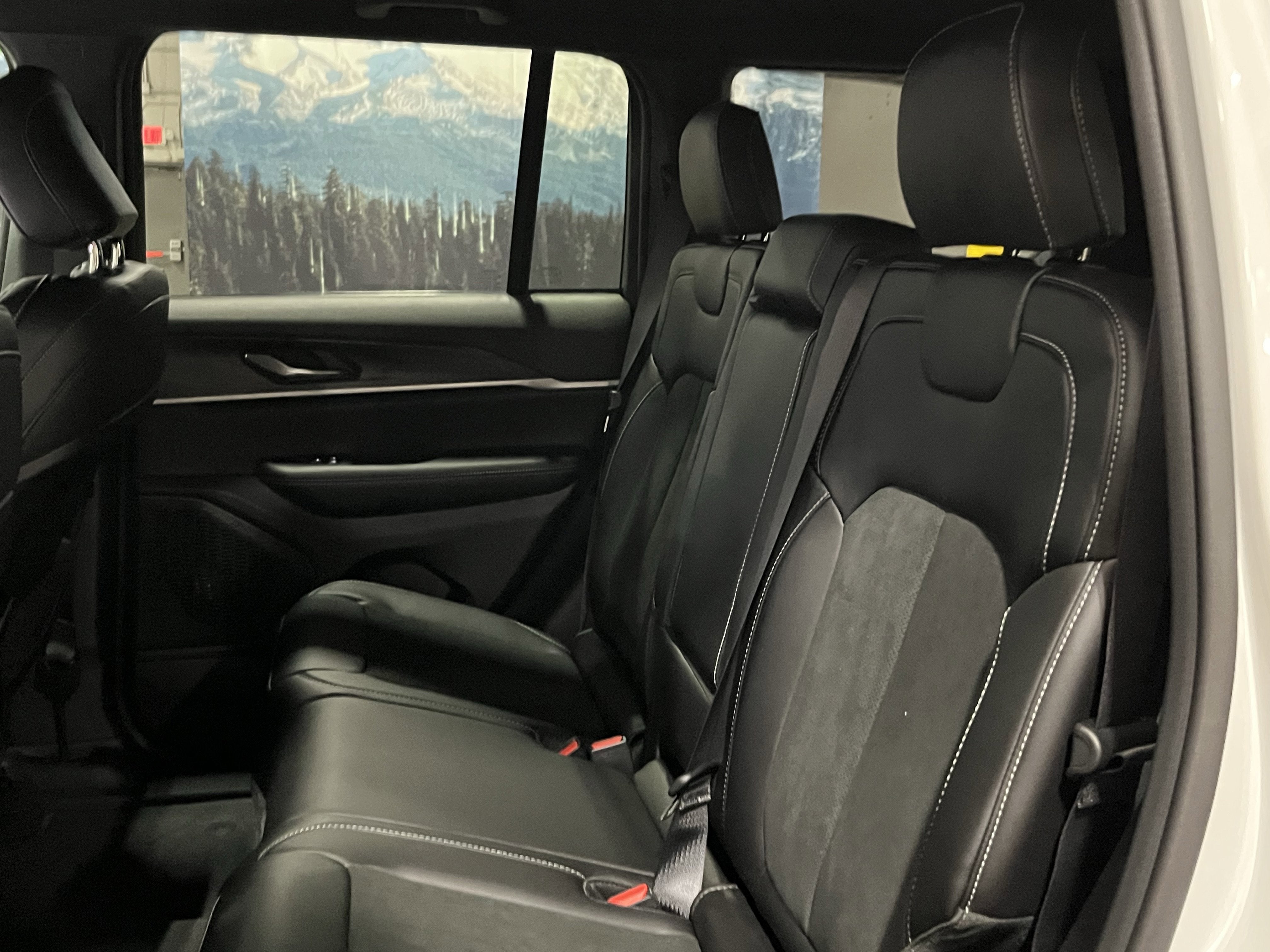 2026 Jeep Grand Cherokee GRAND CHEROKEE ALTITUDE 4X4