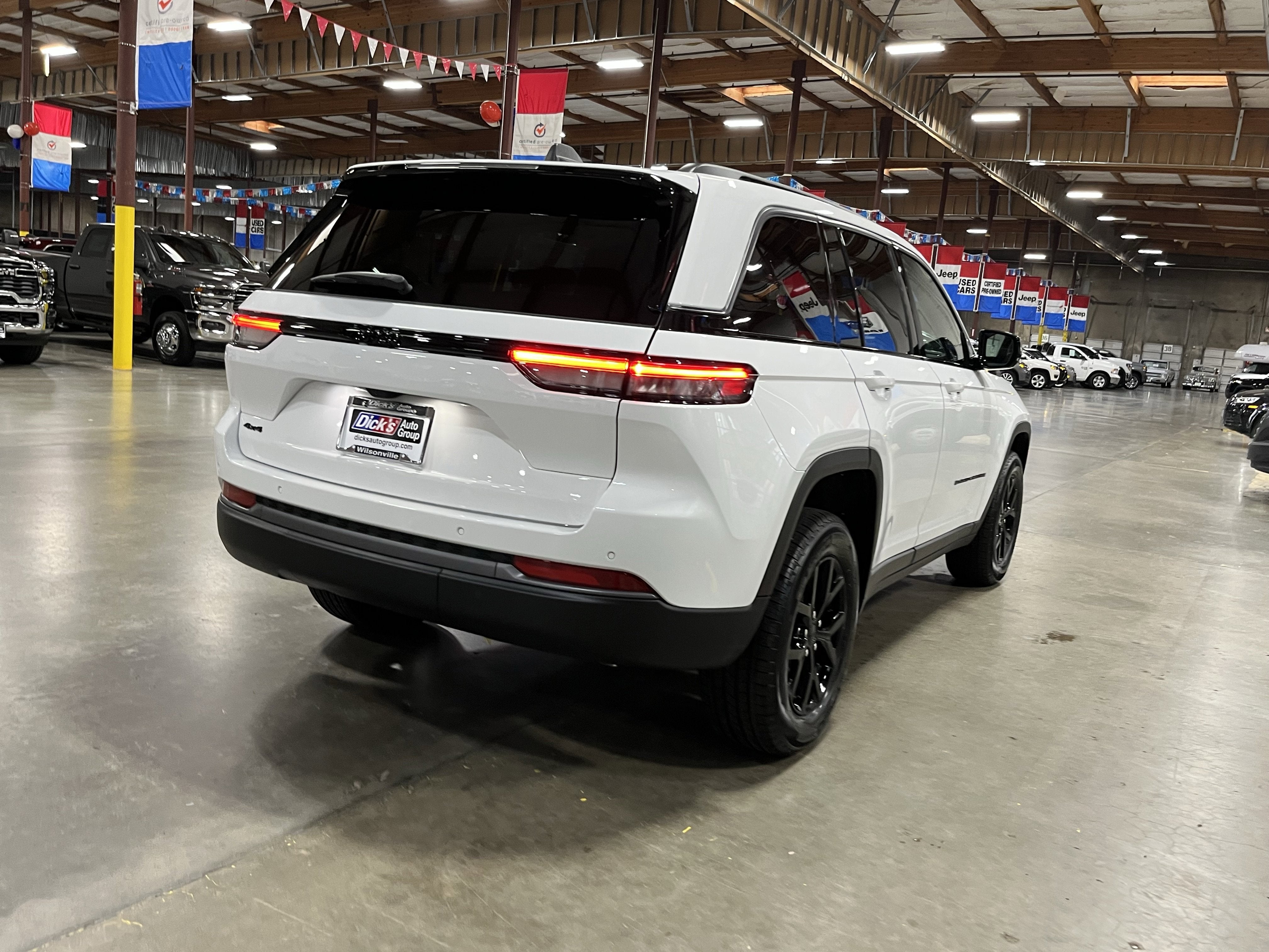 2026 Jeep Grand Cherokee GRAND CHEROKEE ALTITUDE 4X4