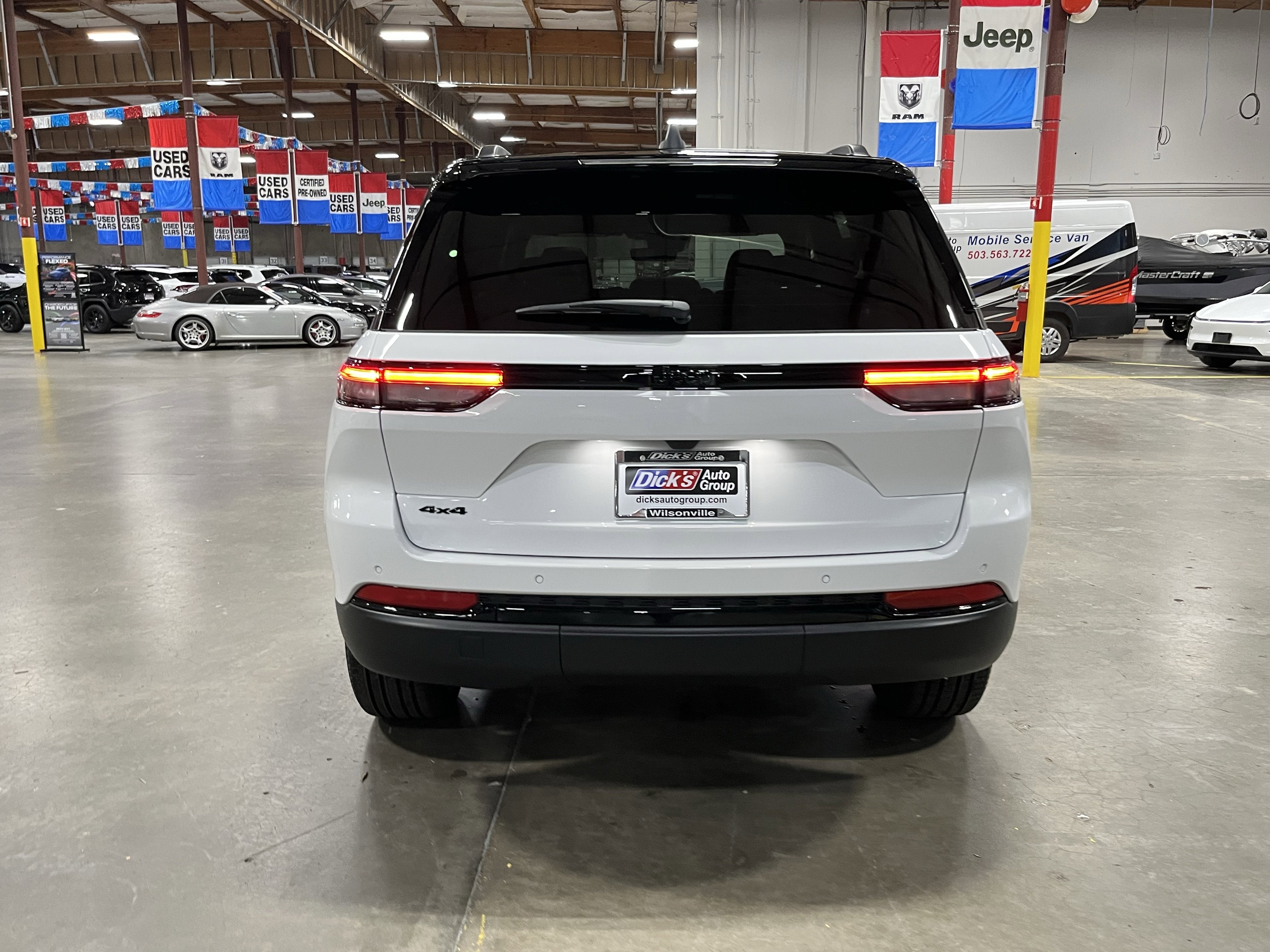 2025 Jeep Grand Cherokee GRAND CHEROKEE LIMITED 4X4