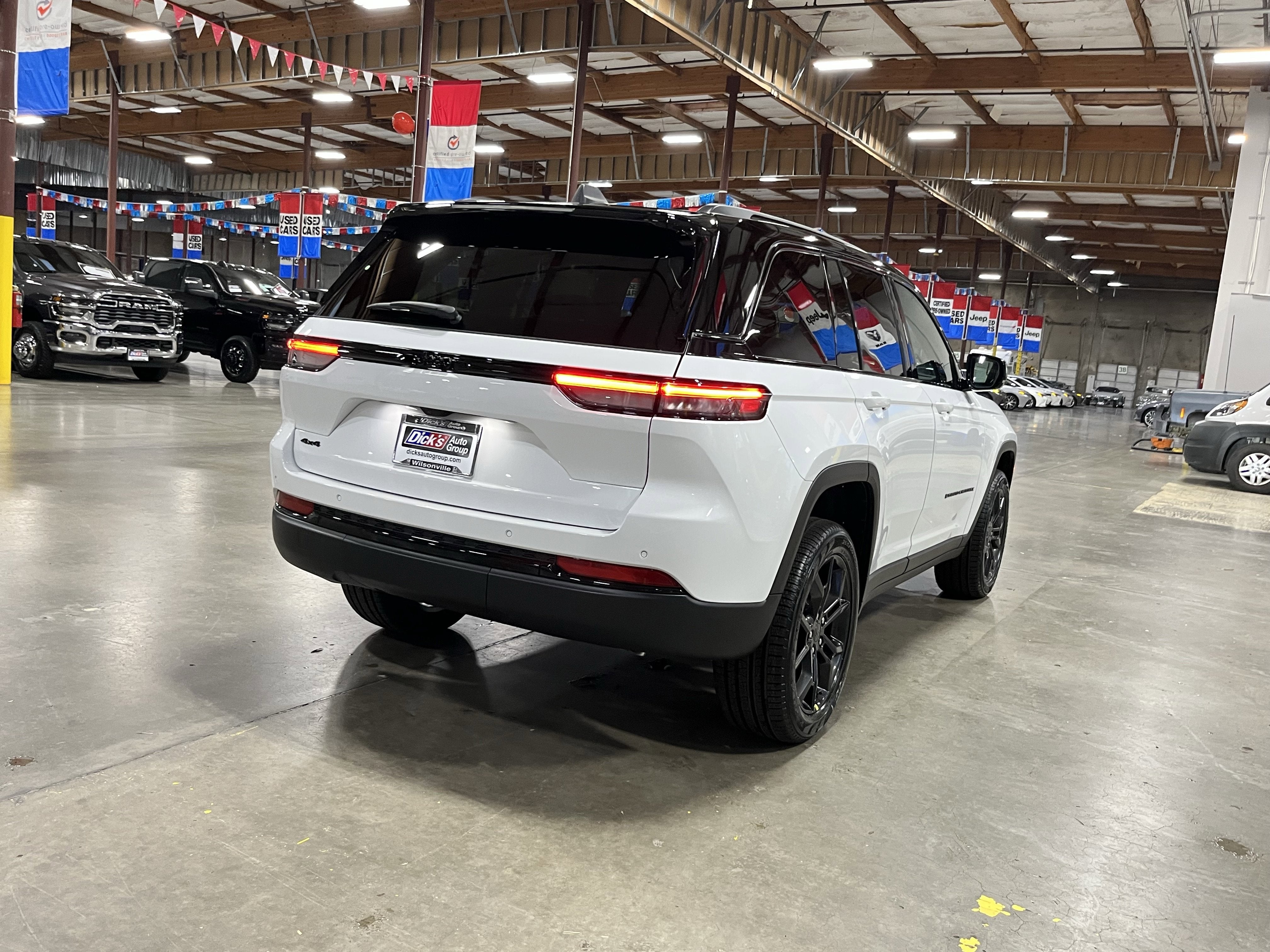 2025 Jeep Grand Cherokee GRAND CHEROKEE LIMITED 4X4