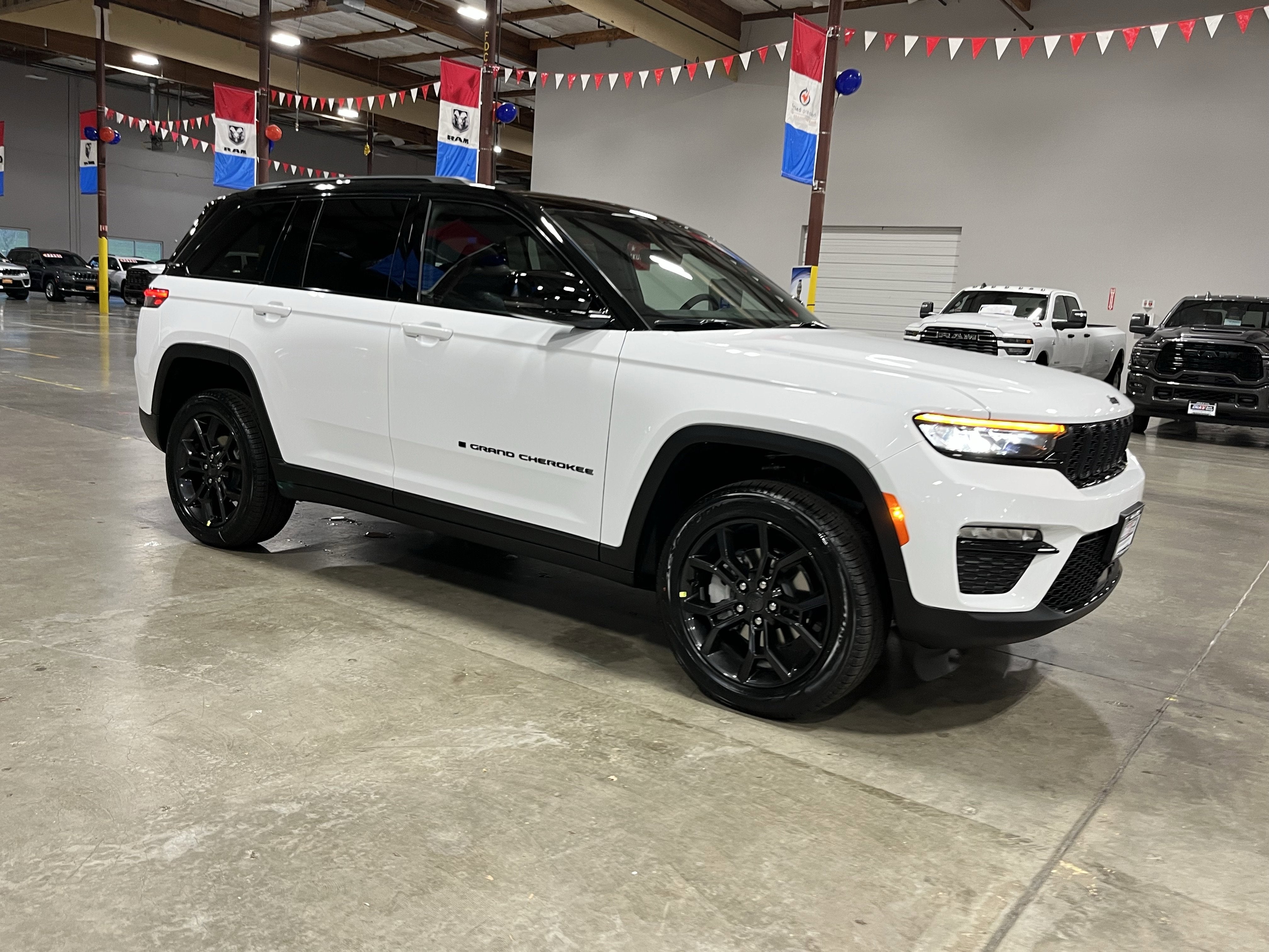 2025 Jeep Grand Cherokee GRAND CHEROKEE LIMITED 4X4