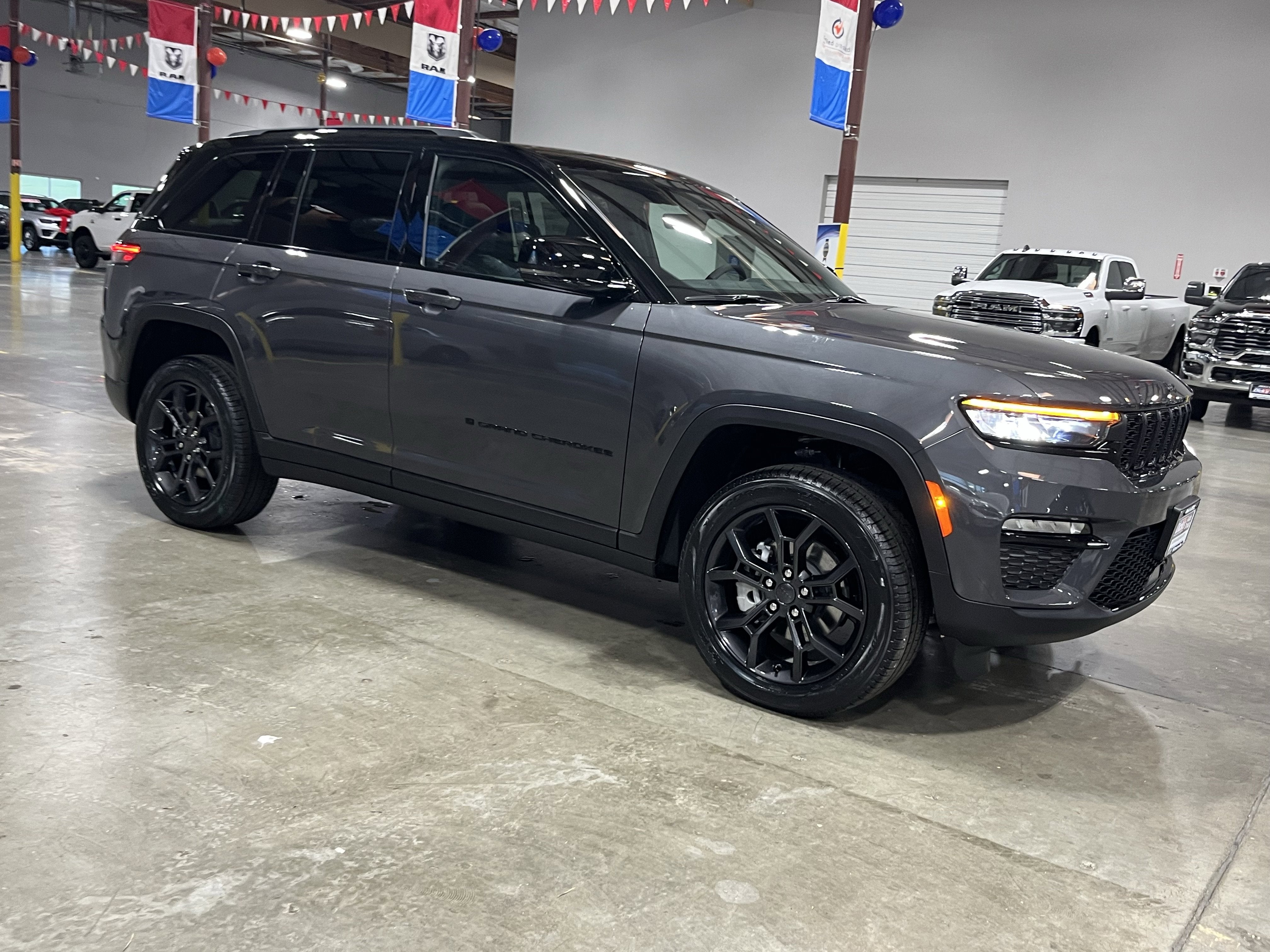 2025 Jeep Grand Cherokee GRAND CHEROKEE LIMITED 4X4