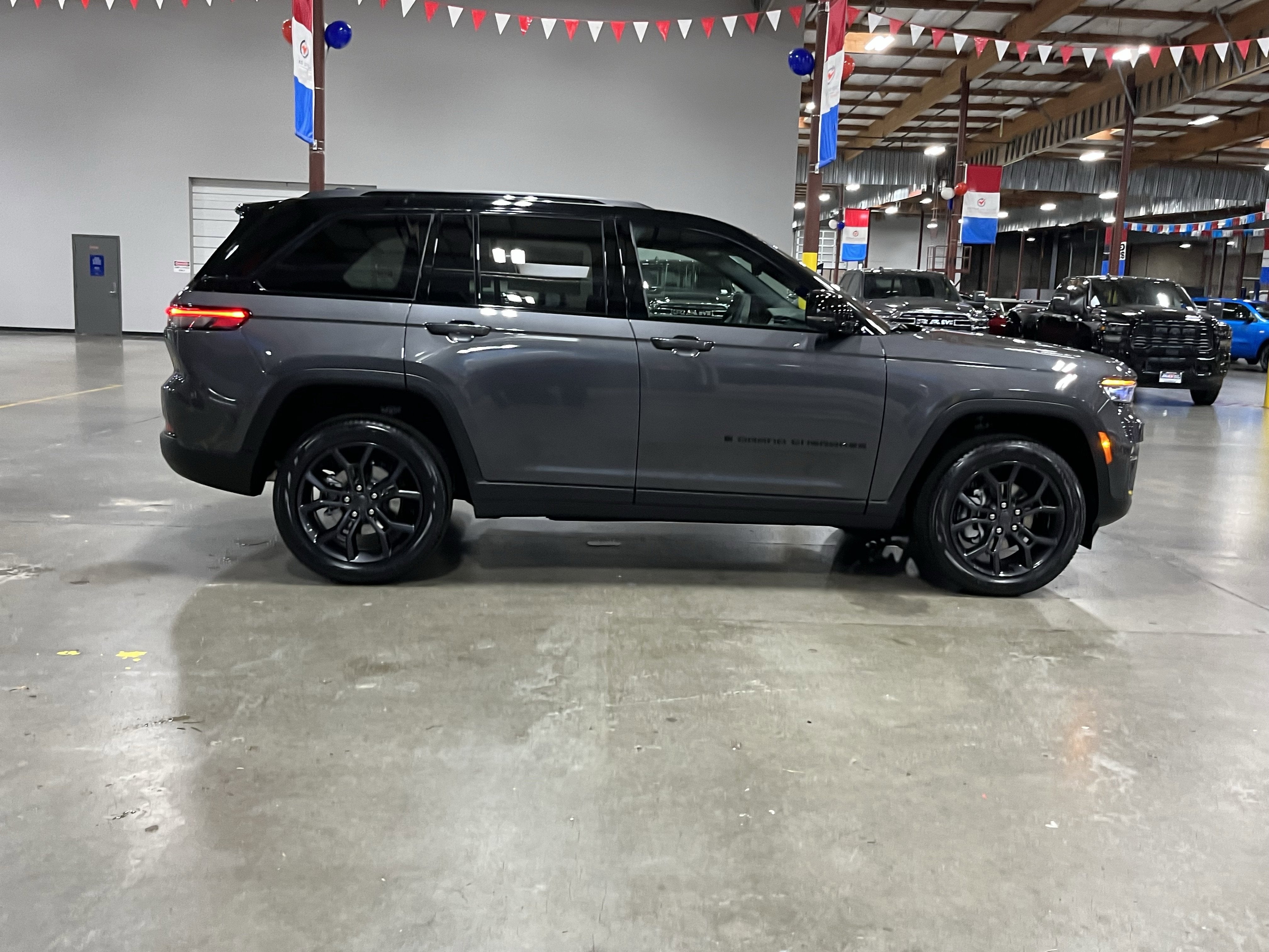 2025 Jeep Grand Cherokee GRAND CHEROKEE LIMITED 4X4