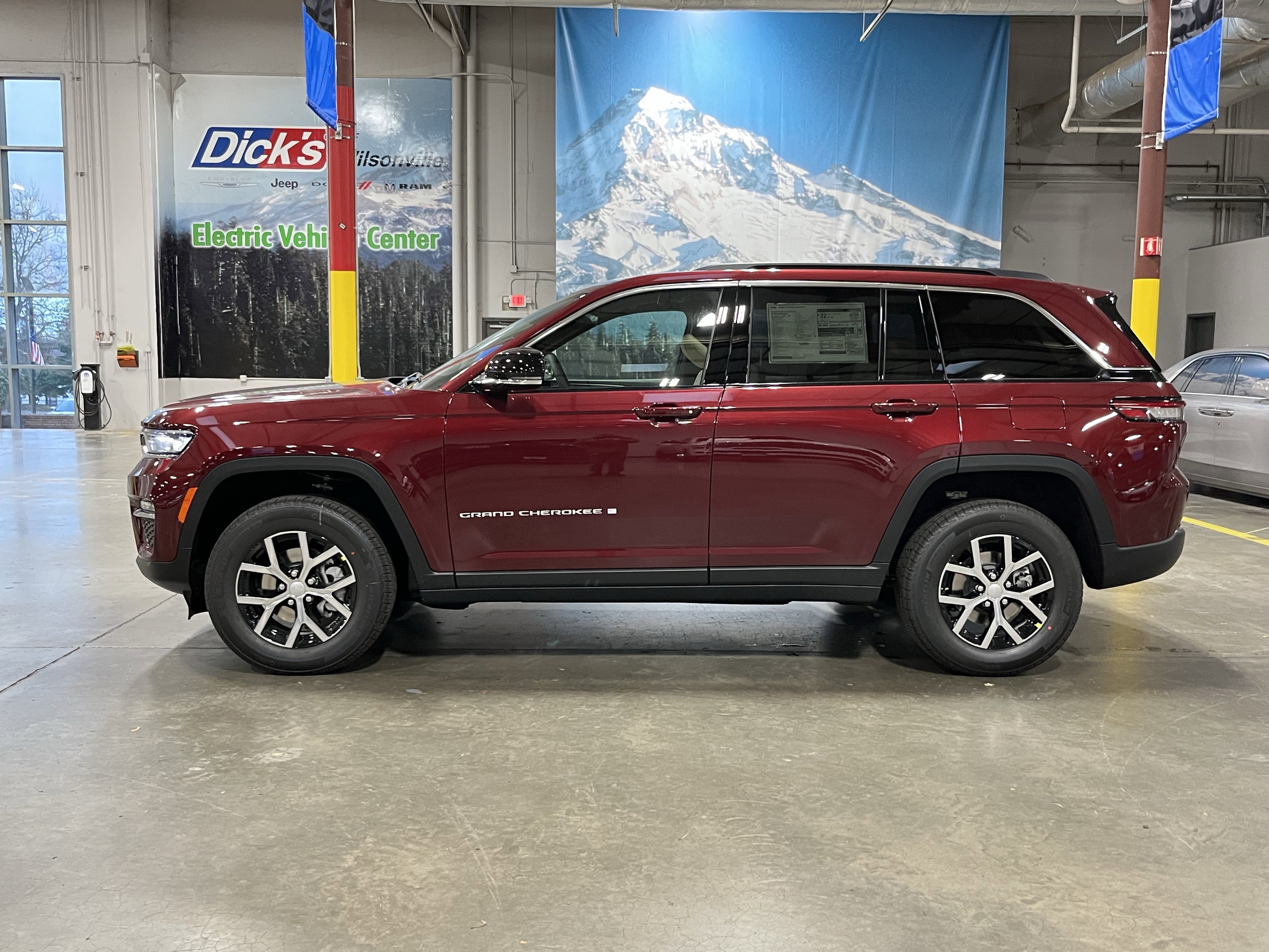 2025 Jeep Grand Cherokee GRAND CHEROKEE LIMITED 4X4