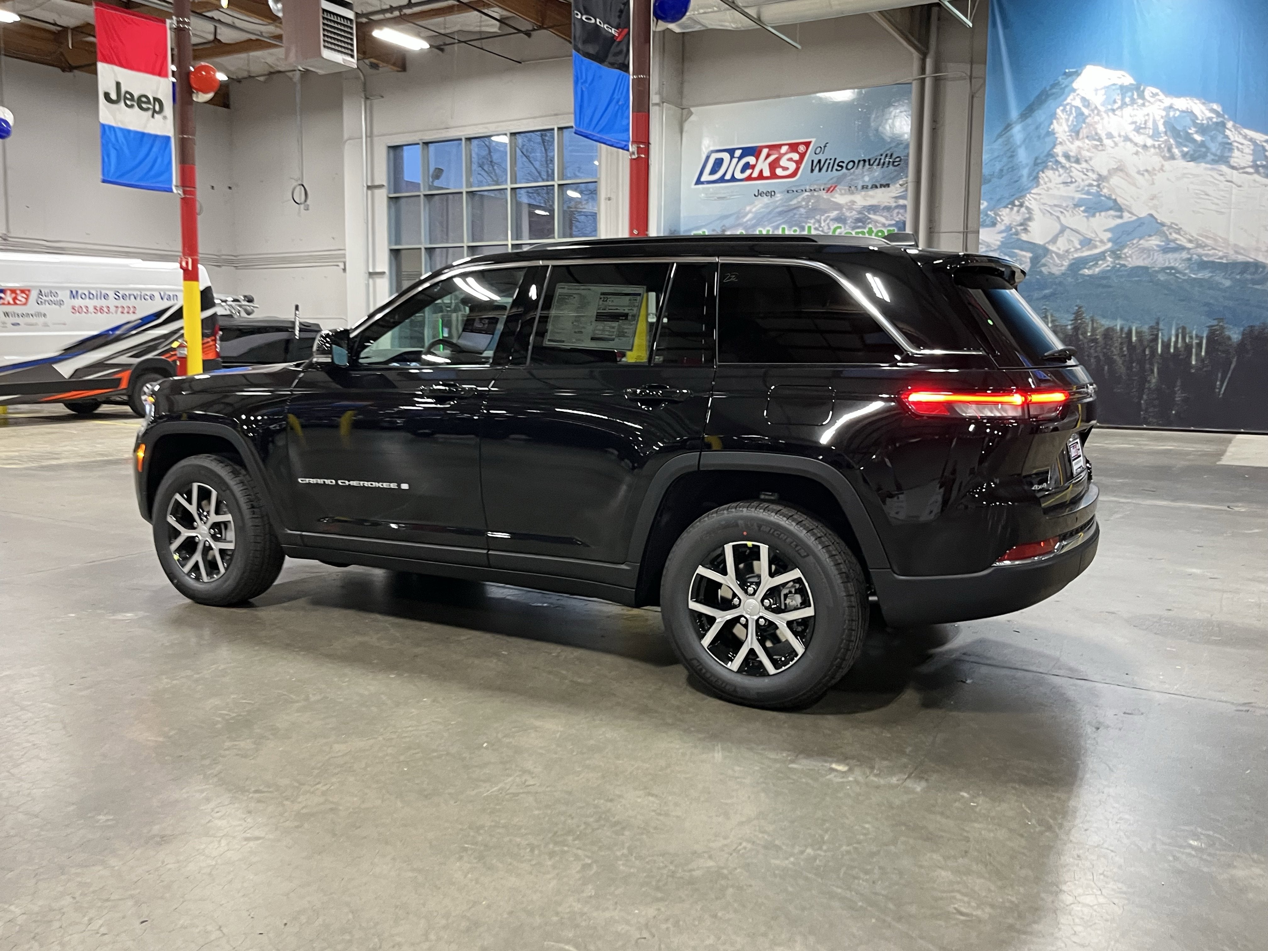 2025 Jeep Grand Cherokee GRAND CHEROKEE LIMITED 4X4