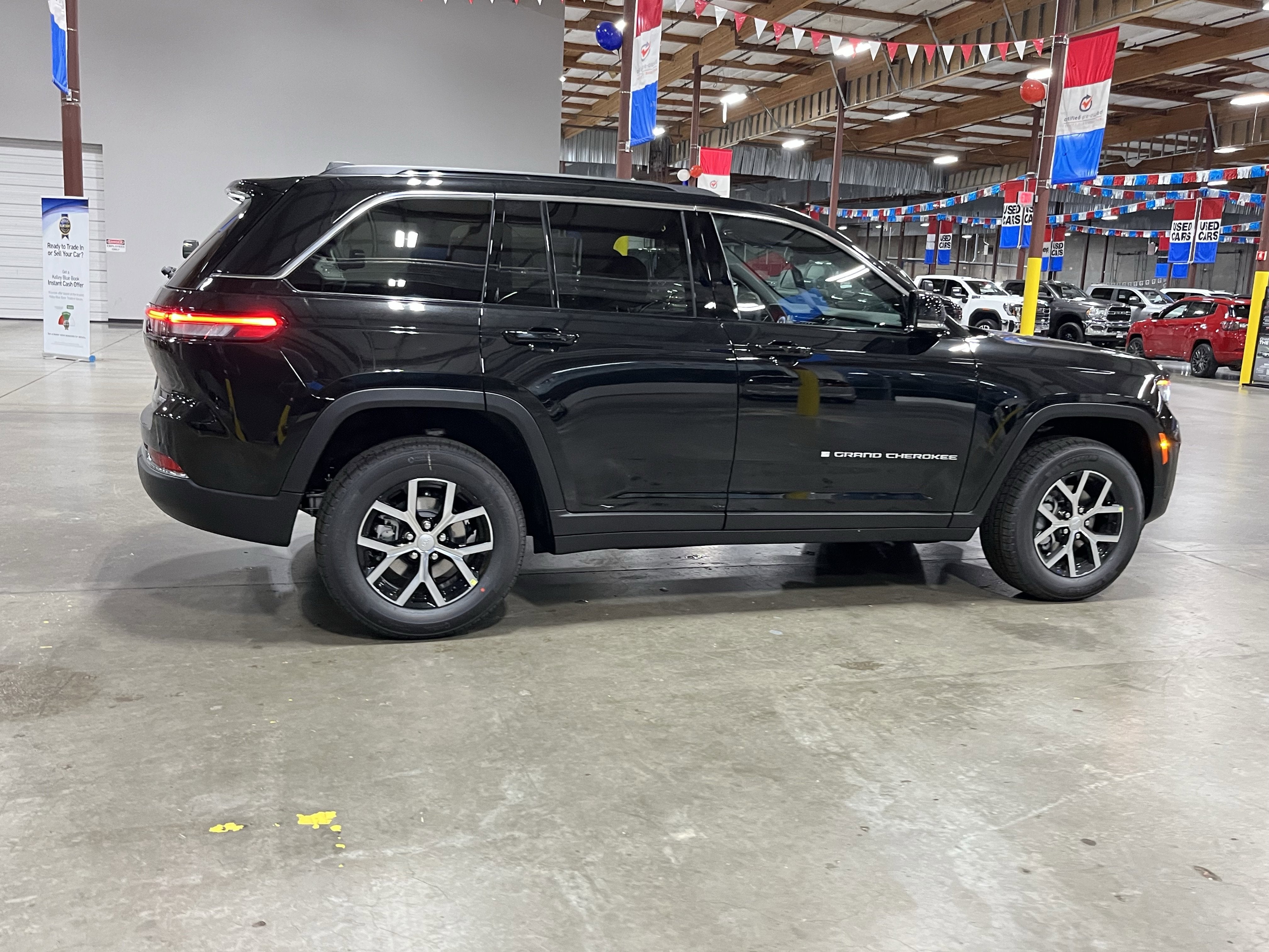 2025 Jeep Grand Cherokee GRAND CHEROKEE LIMITED 4X4