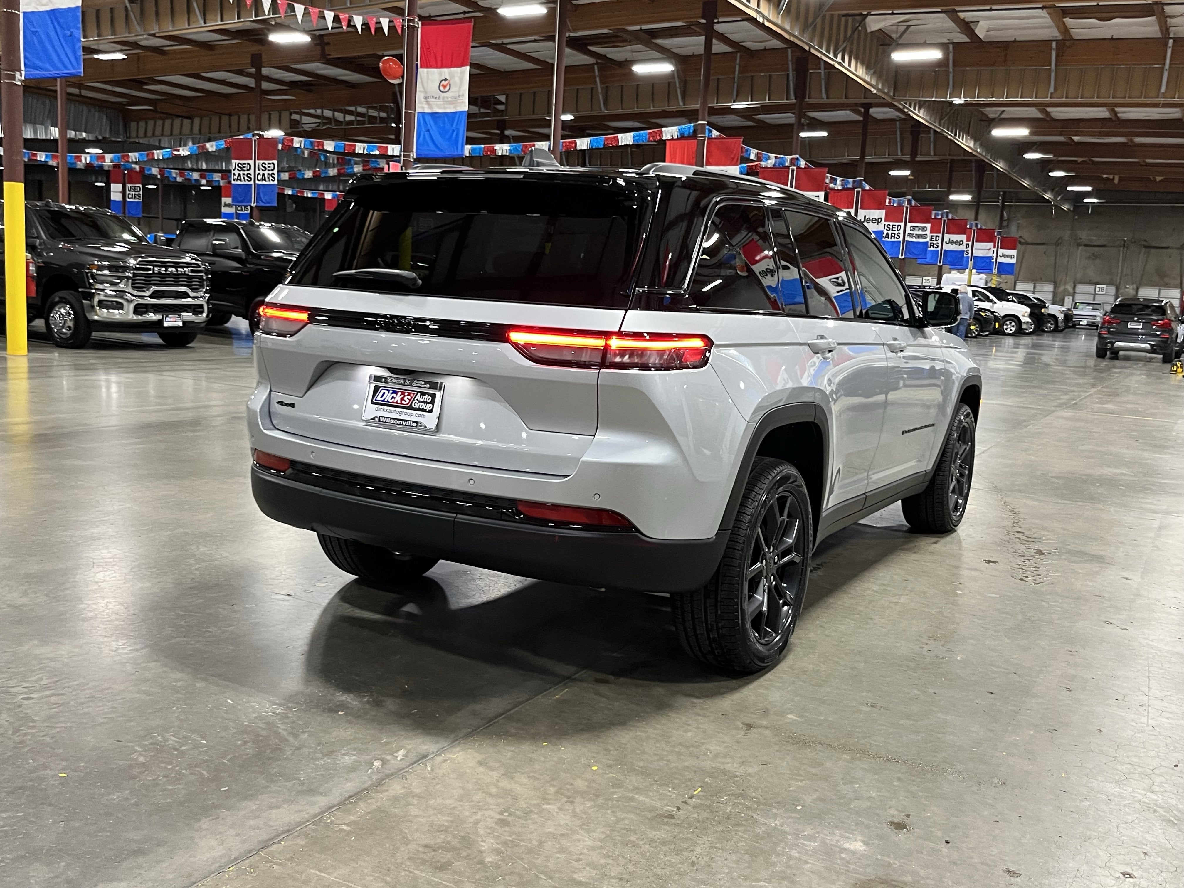 2025 Jeep Grand Cherokee GRAND CHEROKEE LIMITED 4X4