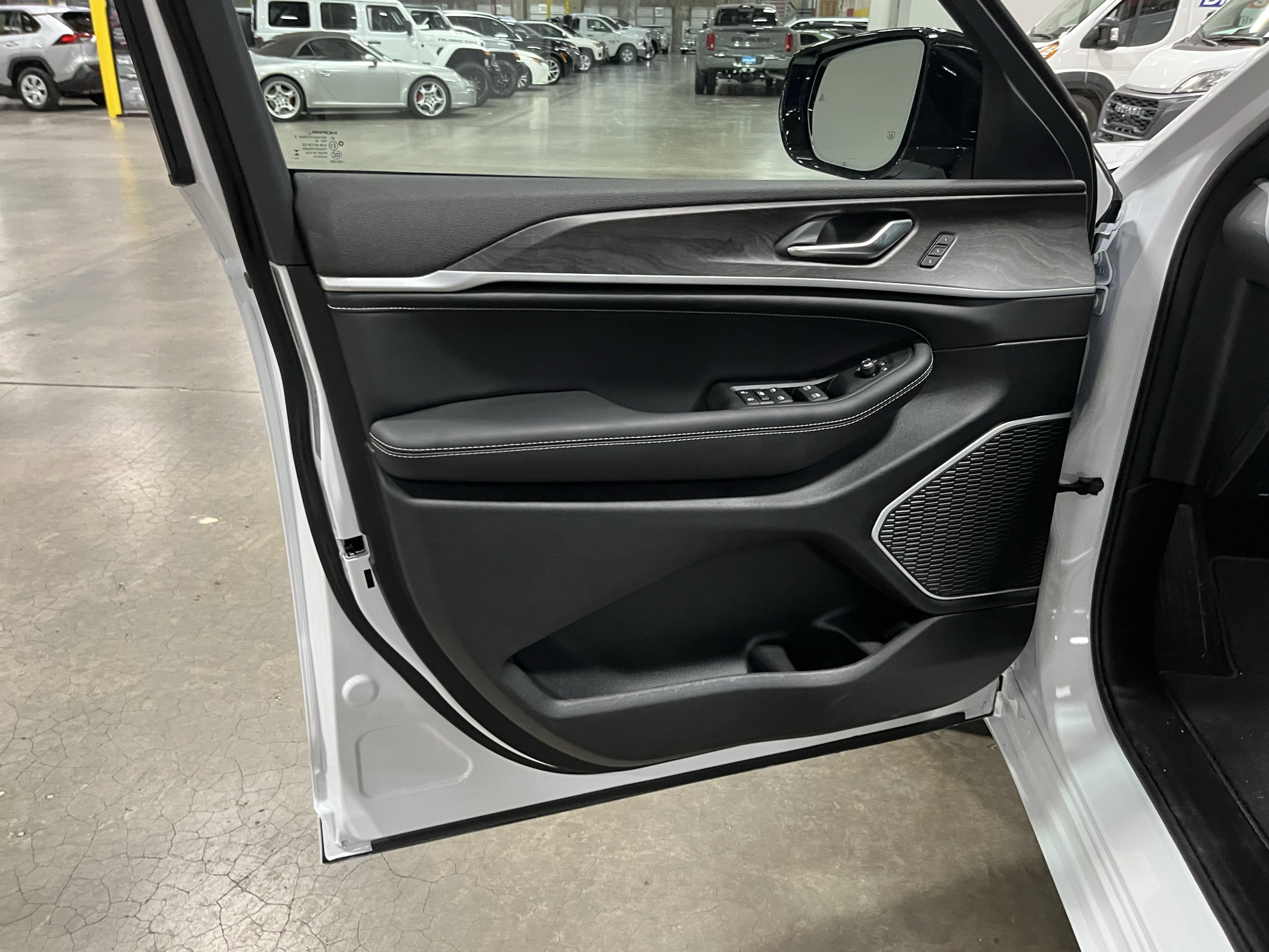 2026 Jeep Grand Cherokee GRAND CHEROKEE LIMITED RESERVE 4X4