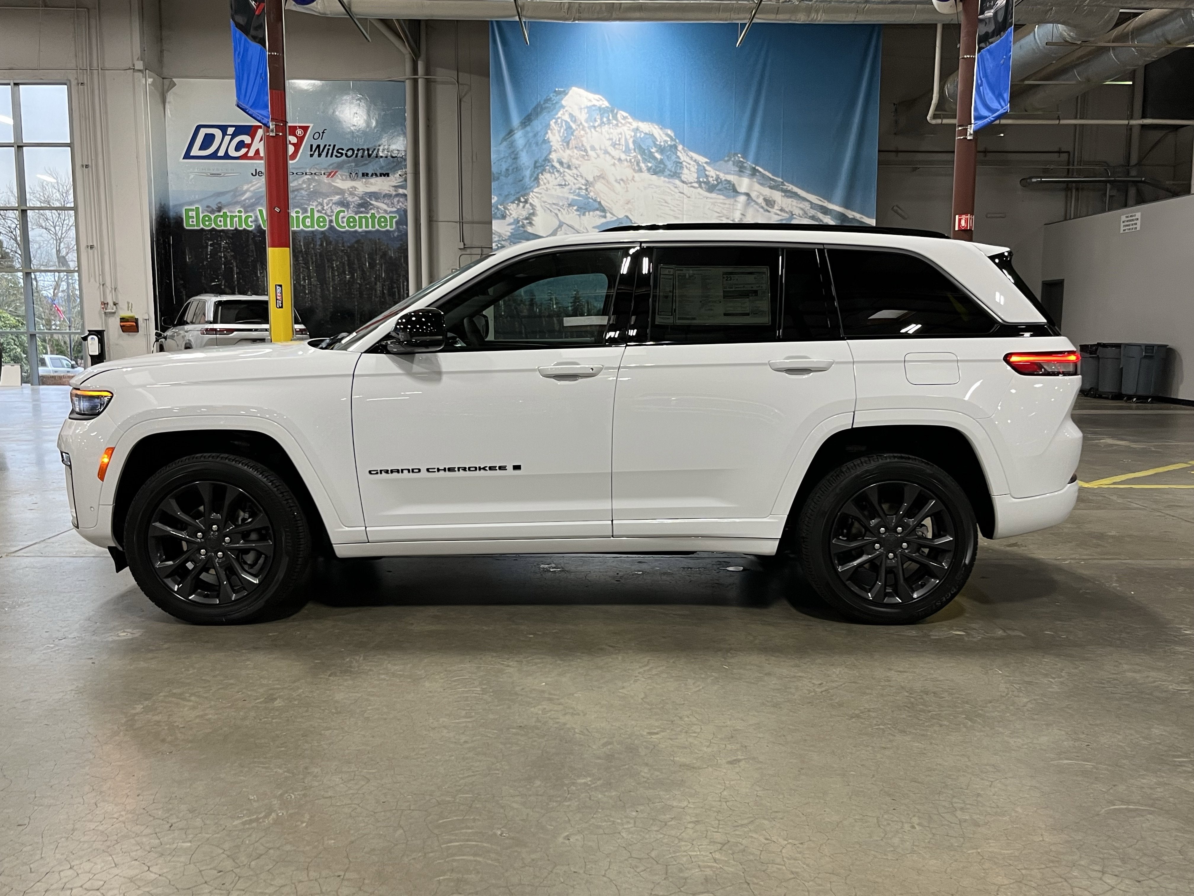 2026 Jeep Grand Cherokee GRAND CHEROKEE LIMITED RESERVE 4X4