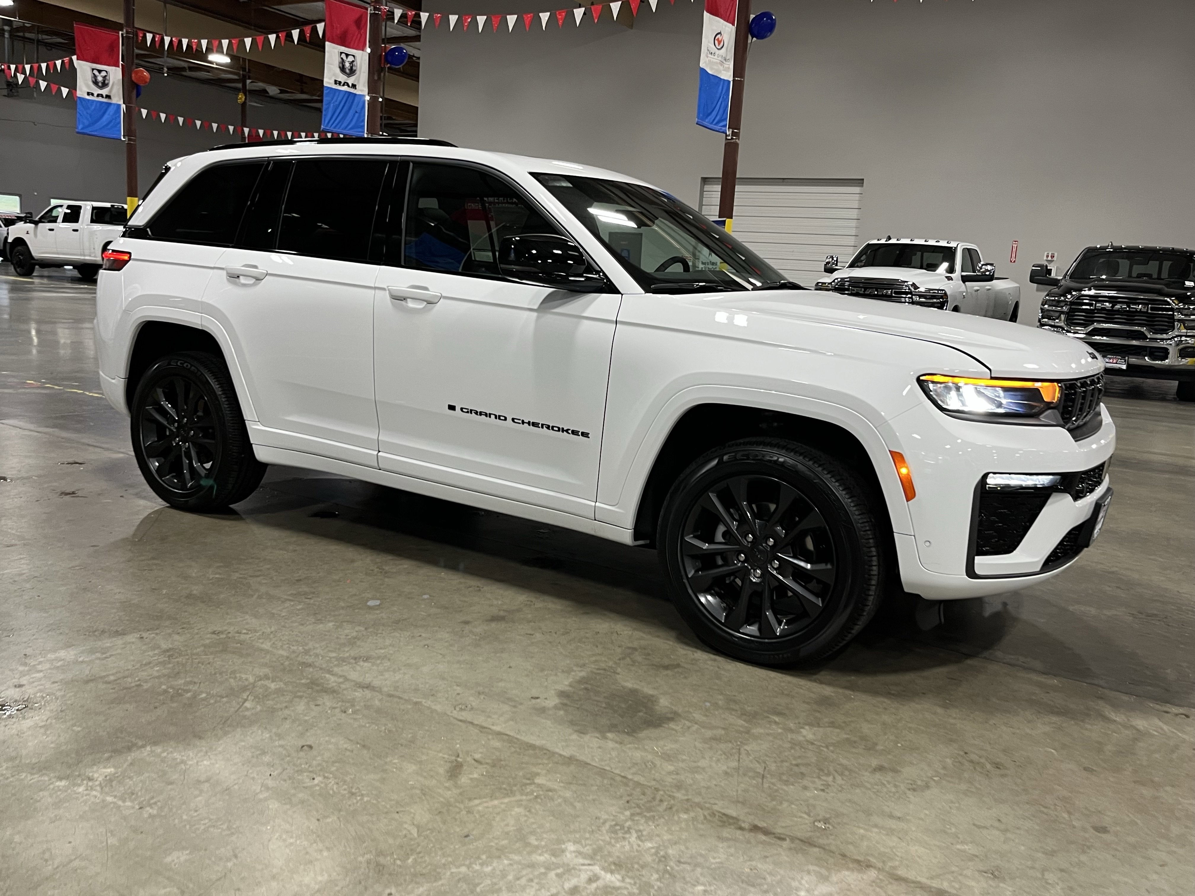 2026 Jeep Grand Cherokee GRAND CHEROKEE LIMITED RESERVE 4X4