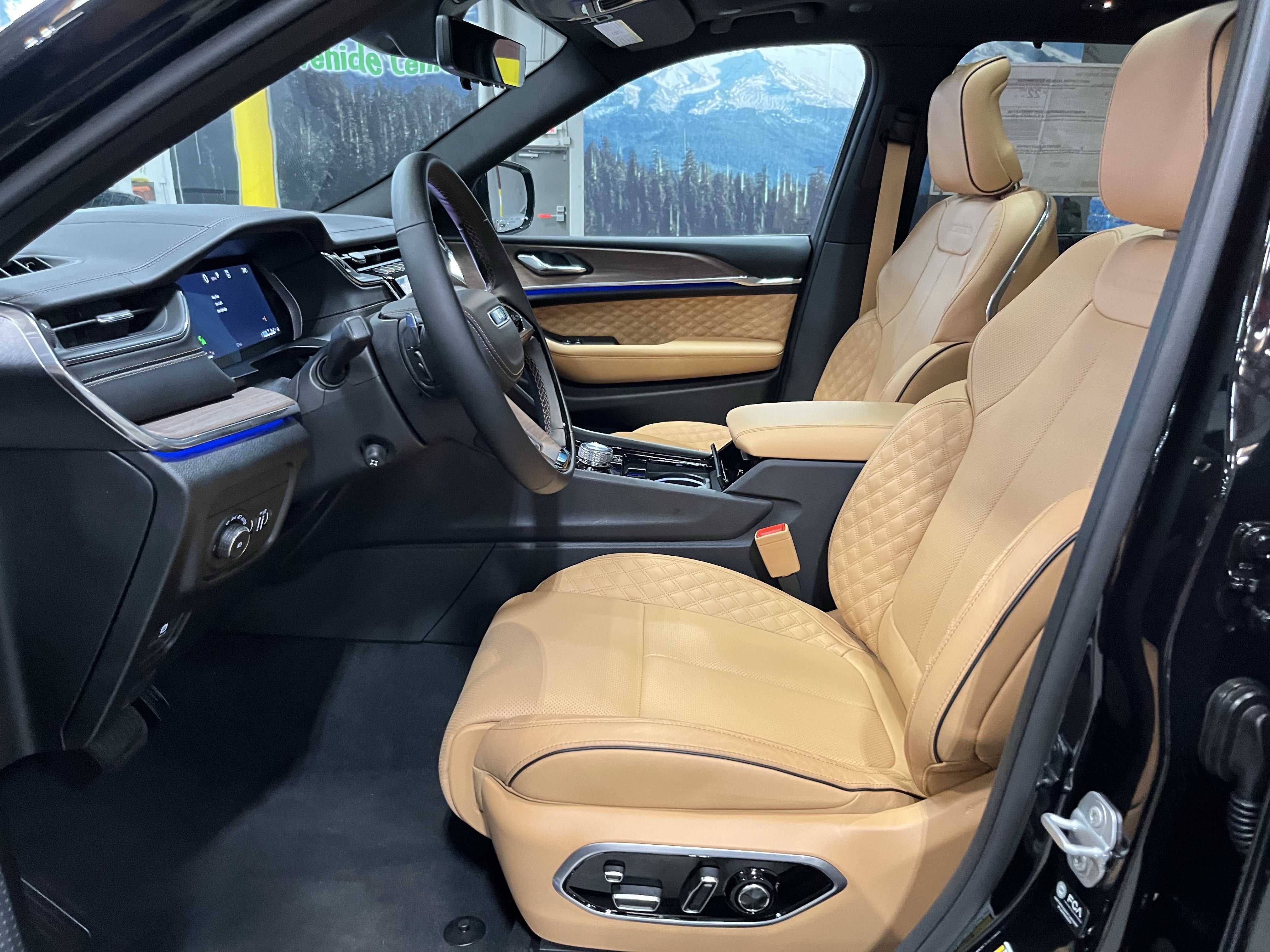 2025 Jeep Grand Cherokee GRAND CHEROKEE SUMMIT 4X4