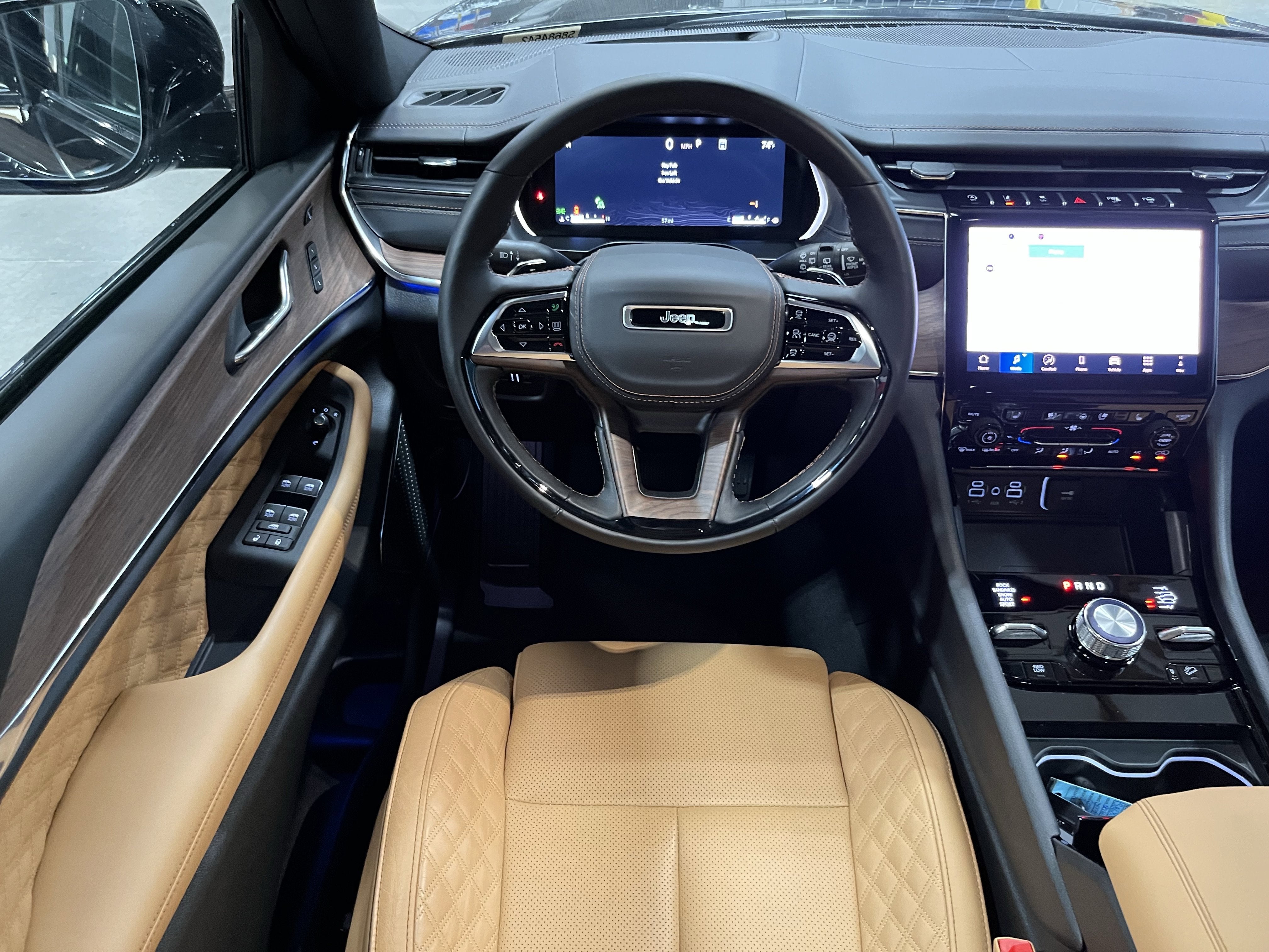 2025 Jeep Grand Cherokee GRAND CHEROKEE SUMMIT 4X4