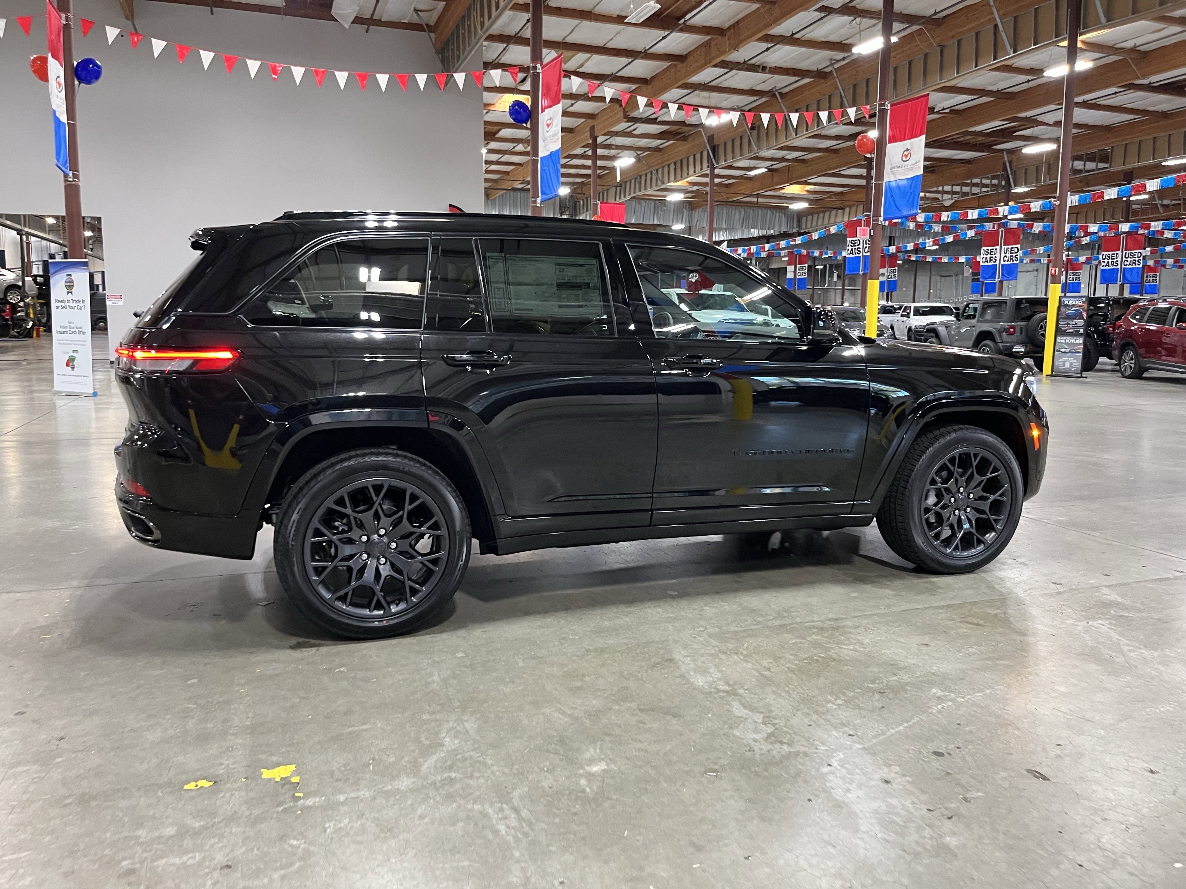 2025 Jeep Grand Cherokee GRAND CHEROKEE SUMMIT 4X4