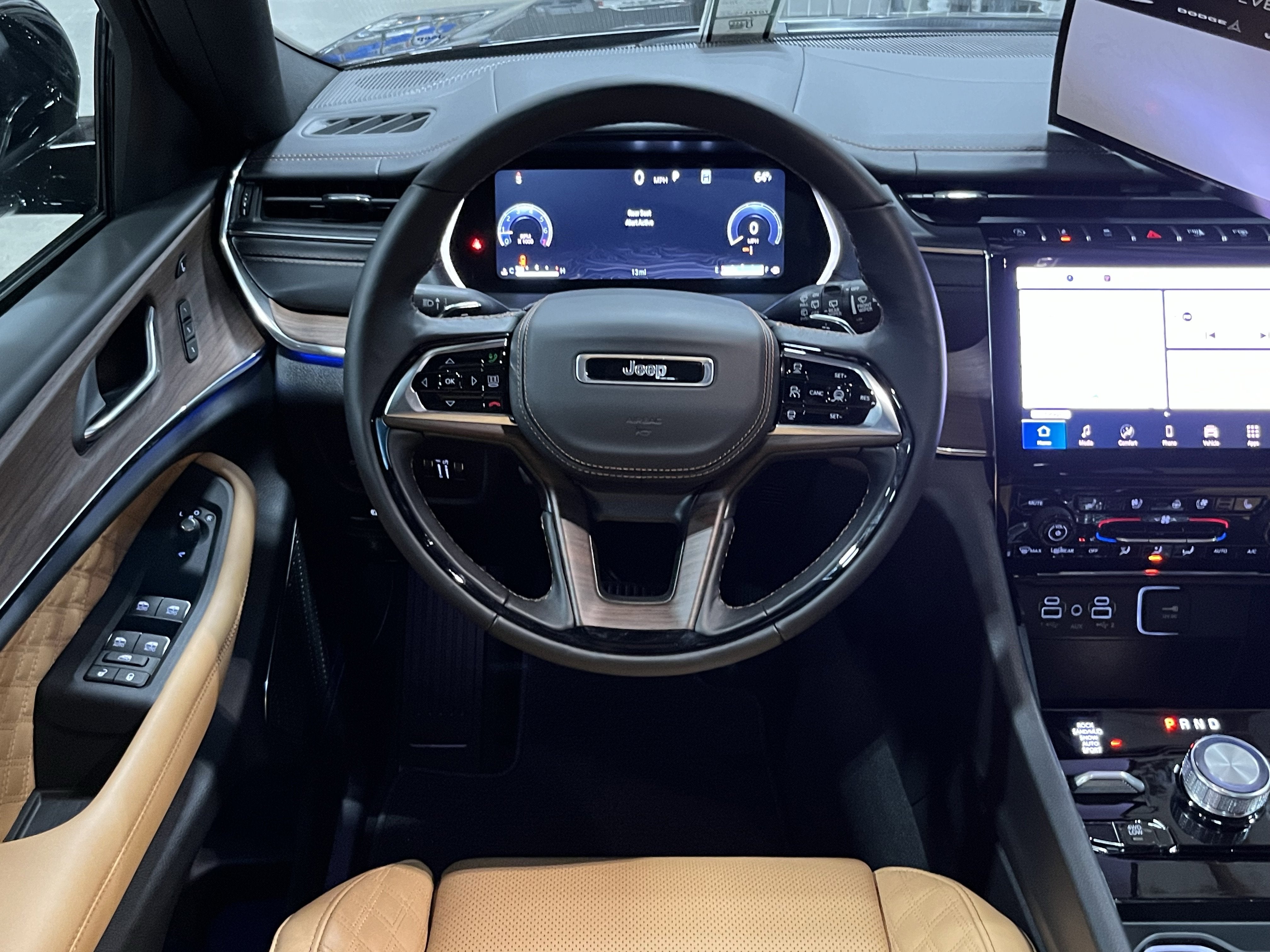 2025 Jeep Grand Cherokee GRAND CHEROKEE SUMMIT 4X4