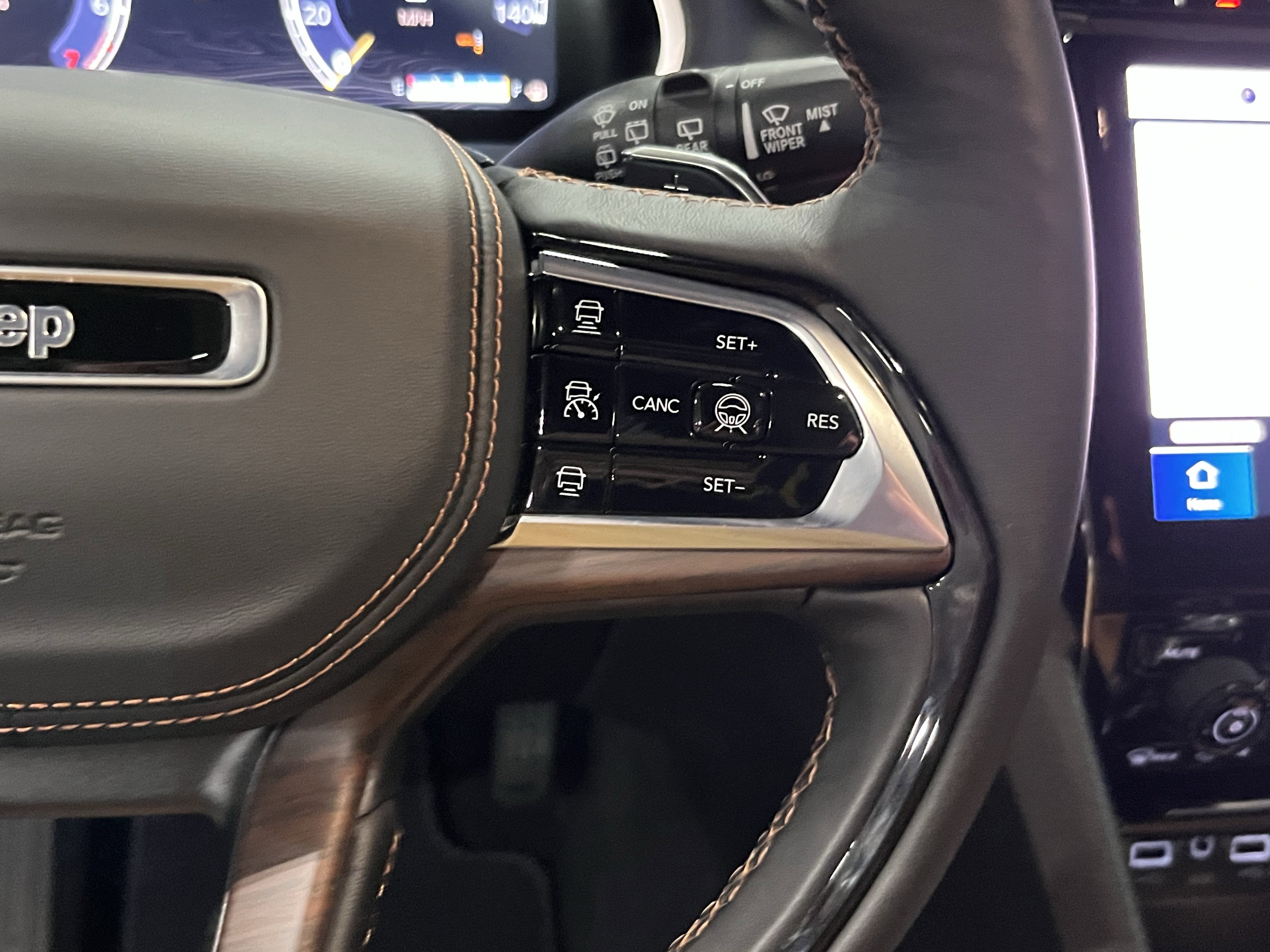 2025 Jeep Grand Cherokee GRAND CHEROKEE SUMMIT 4X4