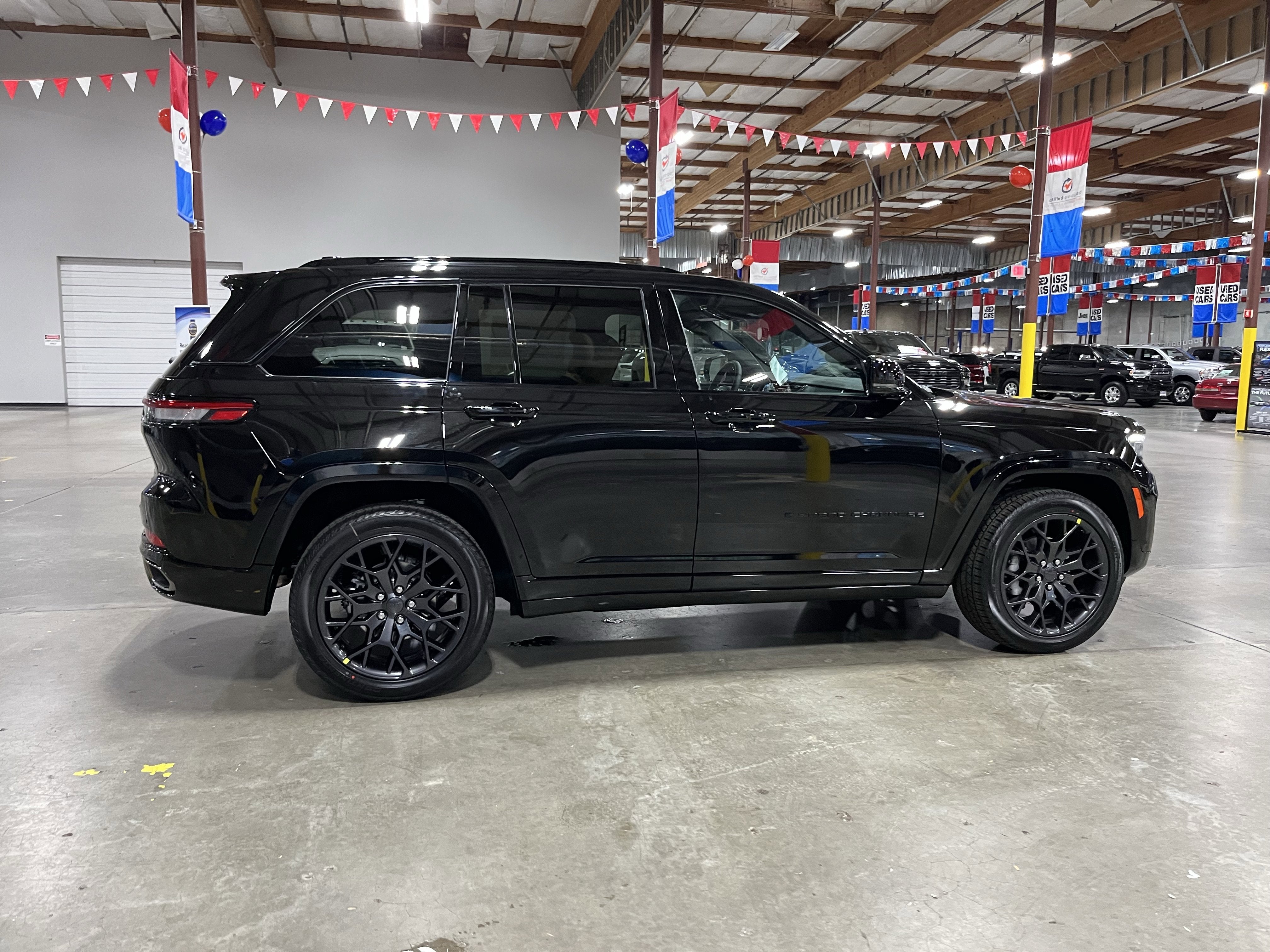 2025 Jeep Grand Cherokee GRAND CHEROKEE SUMMIT 4X4