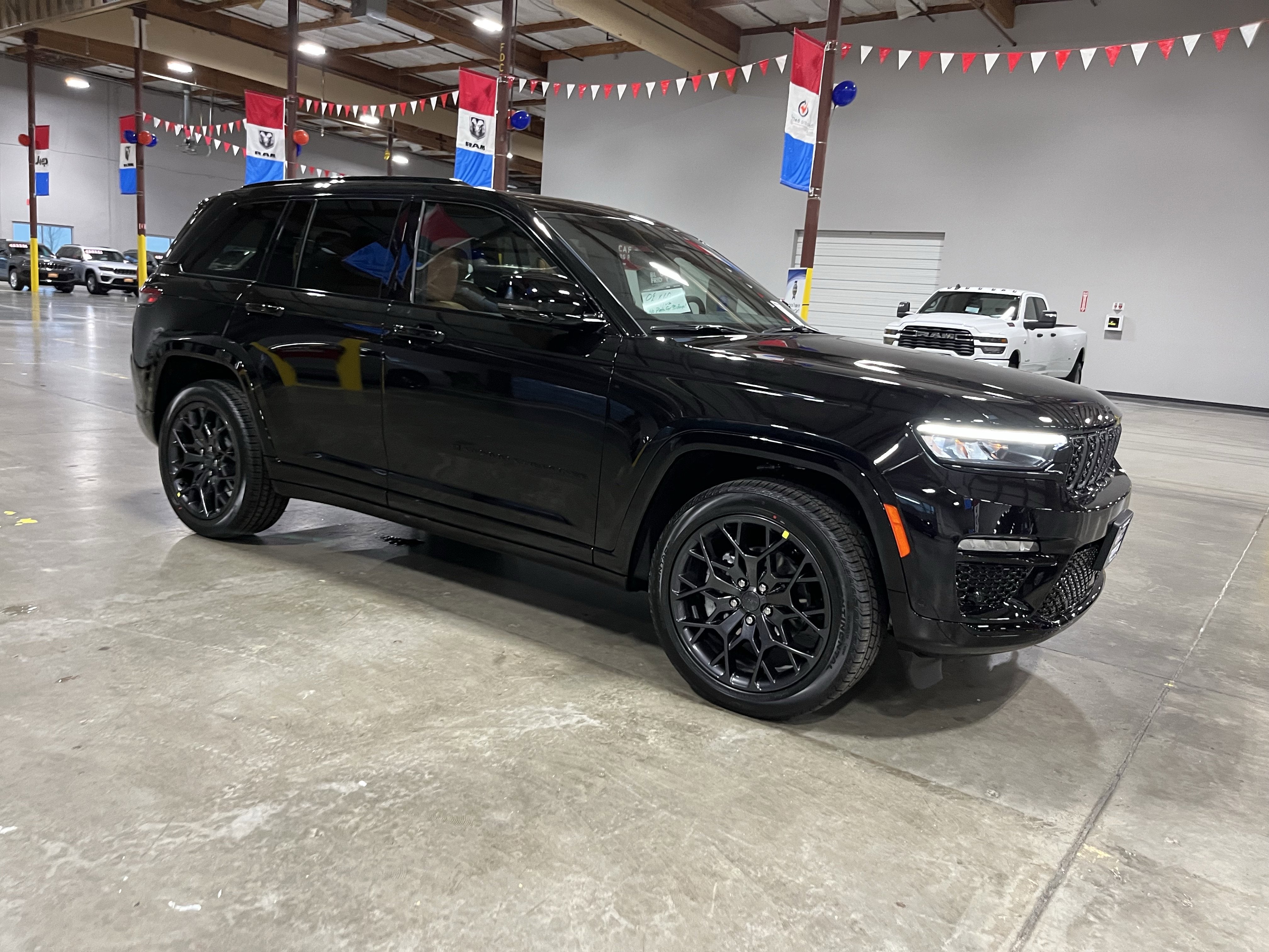 2025 Jeep Grand Cherokee GRAND CHEROKEE SUMMIT 4X4