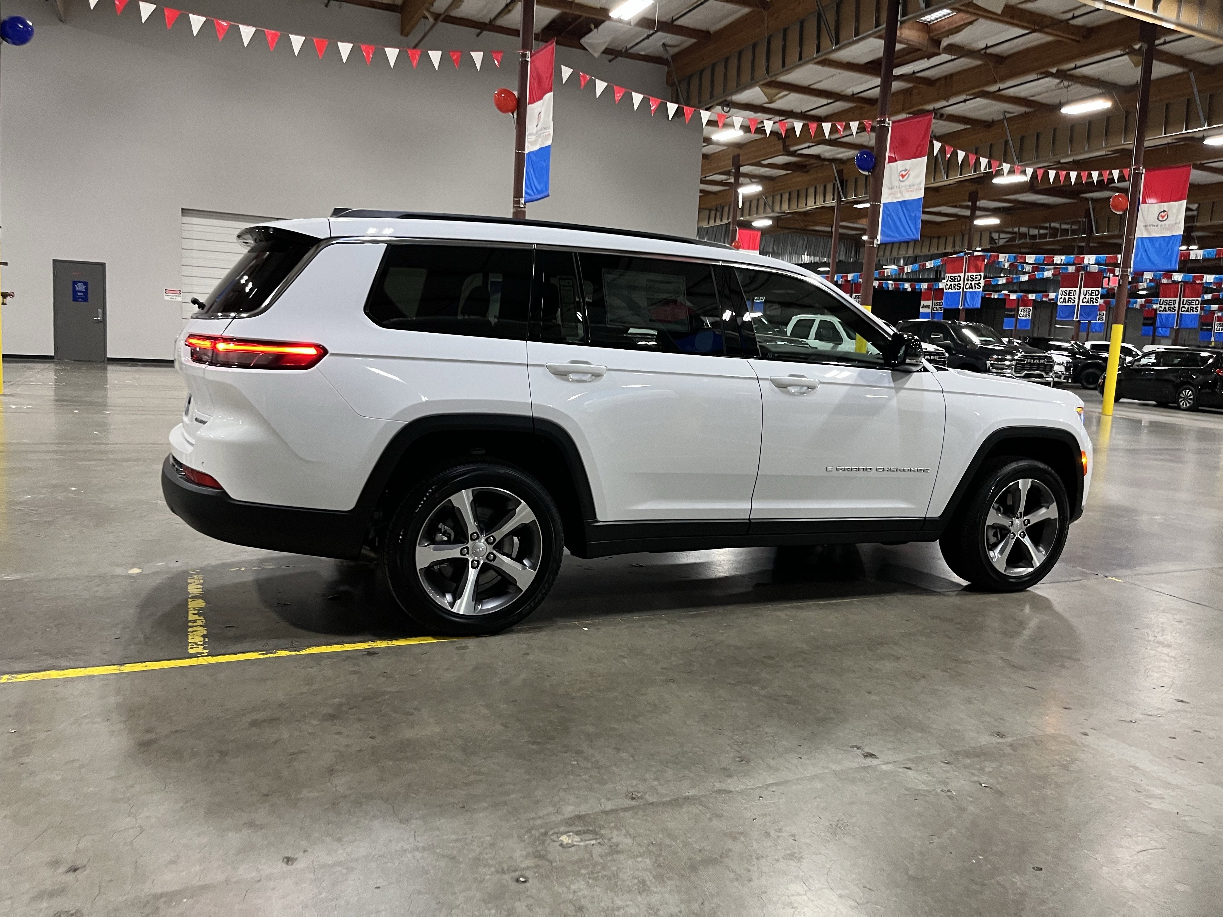 2025 Jeep Grand Cherokee GRAND CHEROKEE L LIMITED 4X4