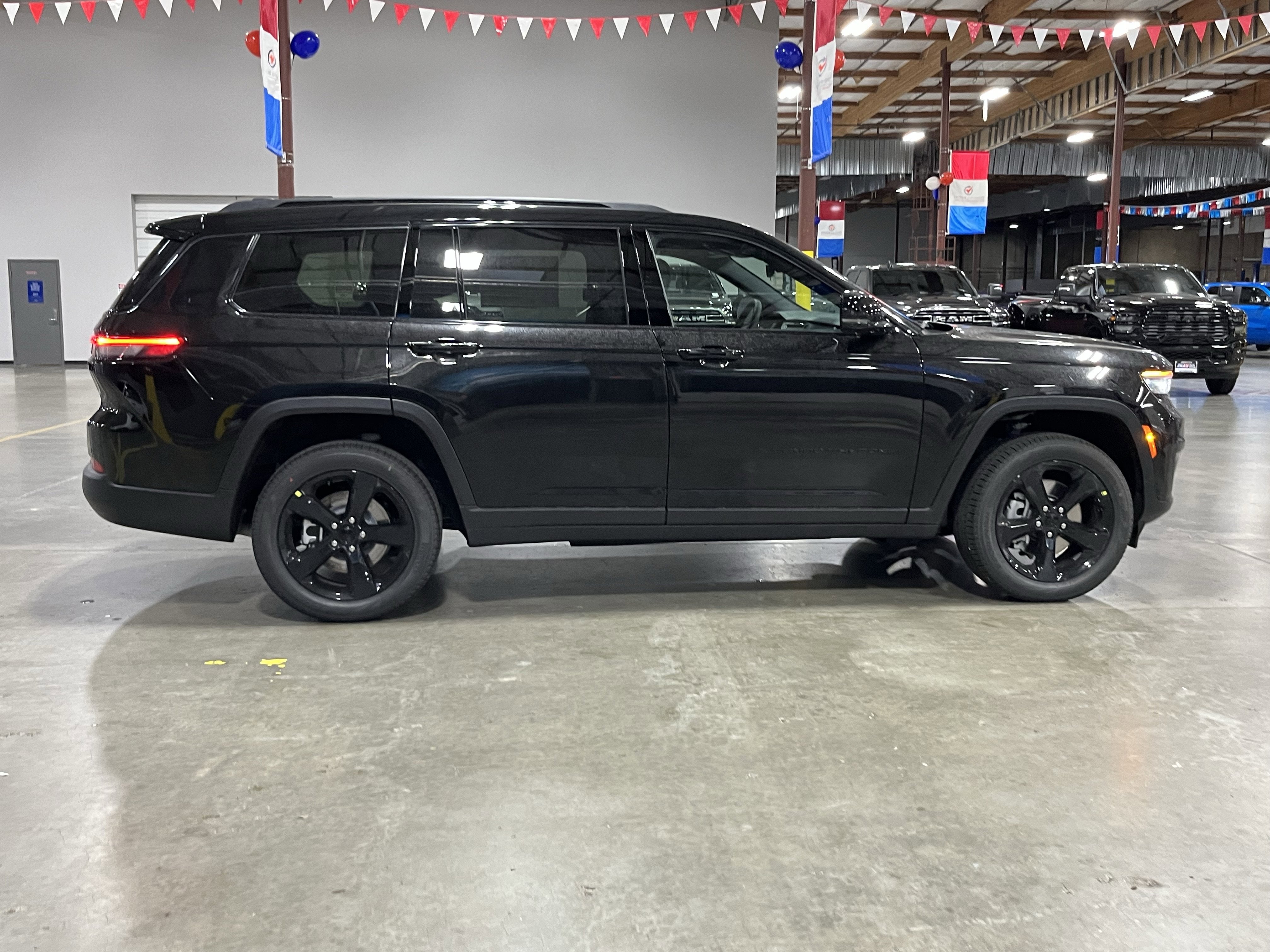 2025 Jeep Grand Cherokee GRAND CHEROKEE L LIMITED 4X4