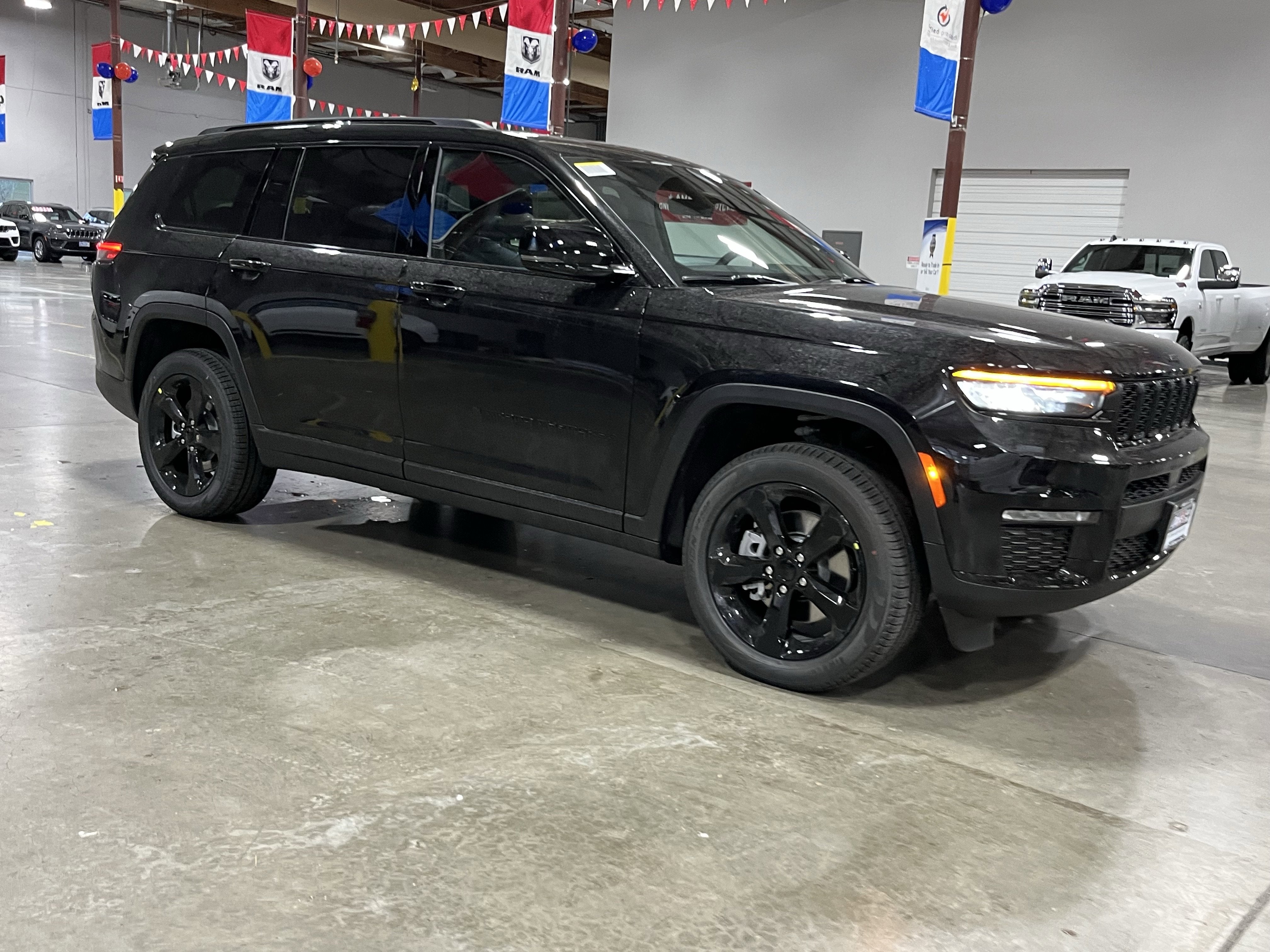 2025 Jeep Grand Cherokee GRAND CHEROKEE L LIMITED 4X4