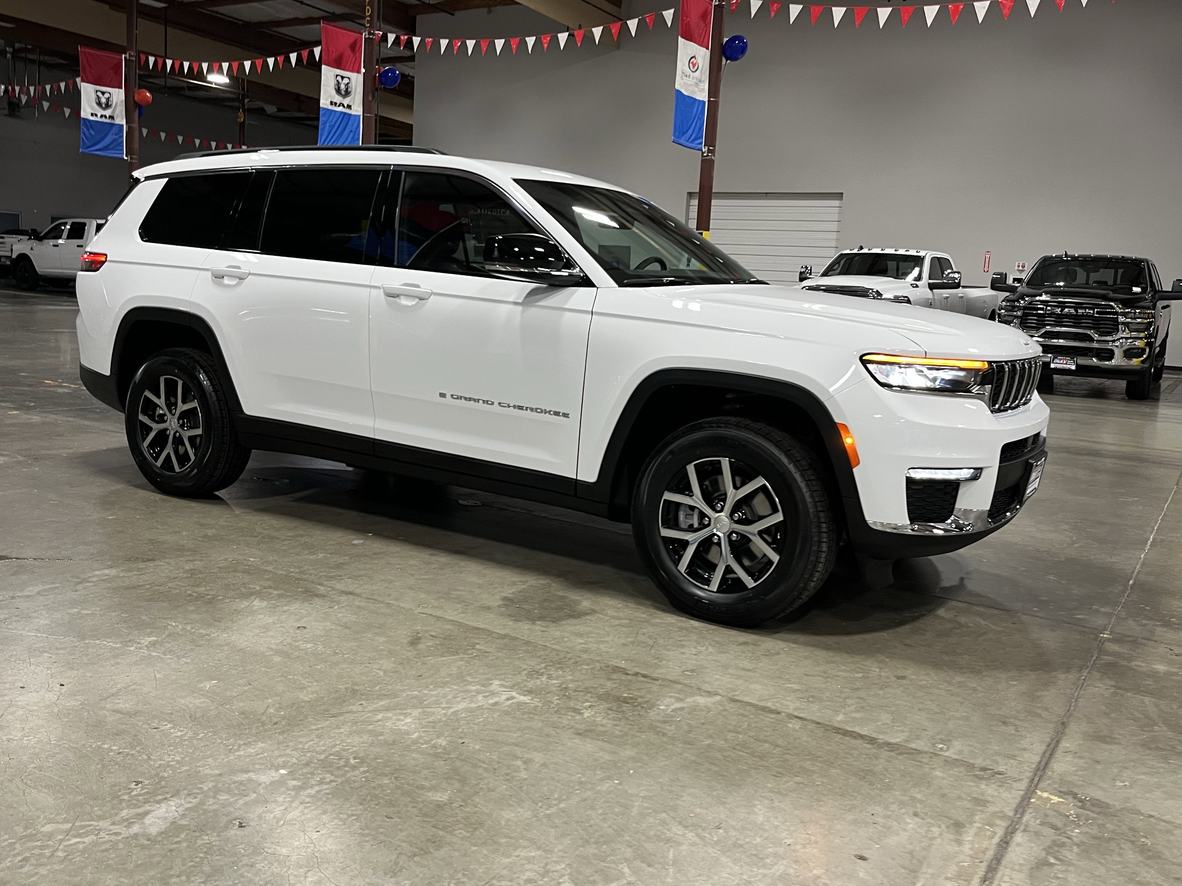 2025 Jeep Grand Cherokee GRAND CHEROKEE L LIMITED 4X4