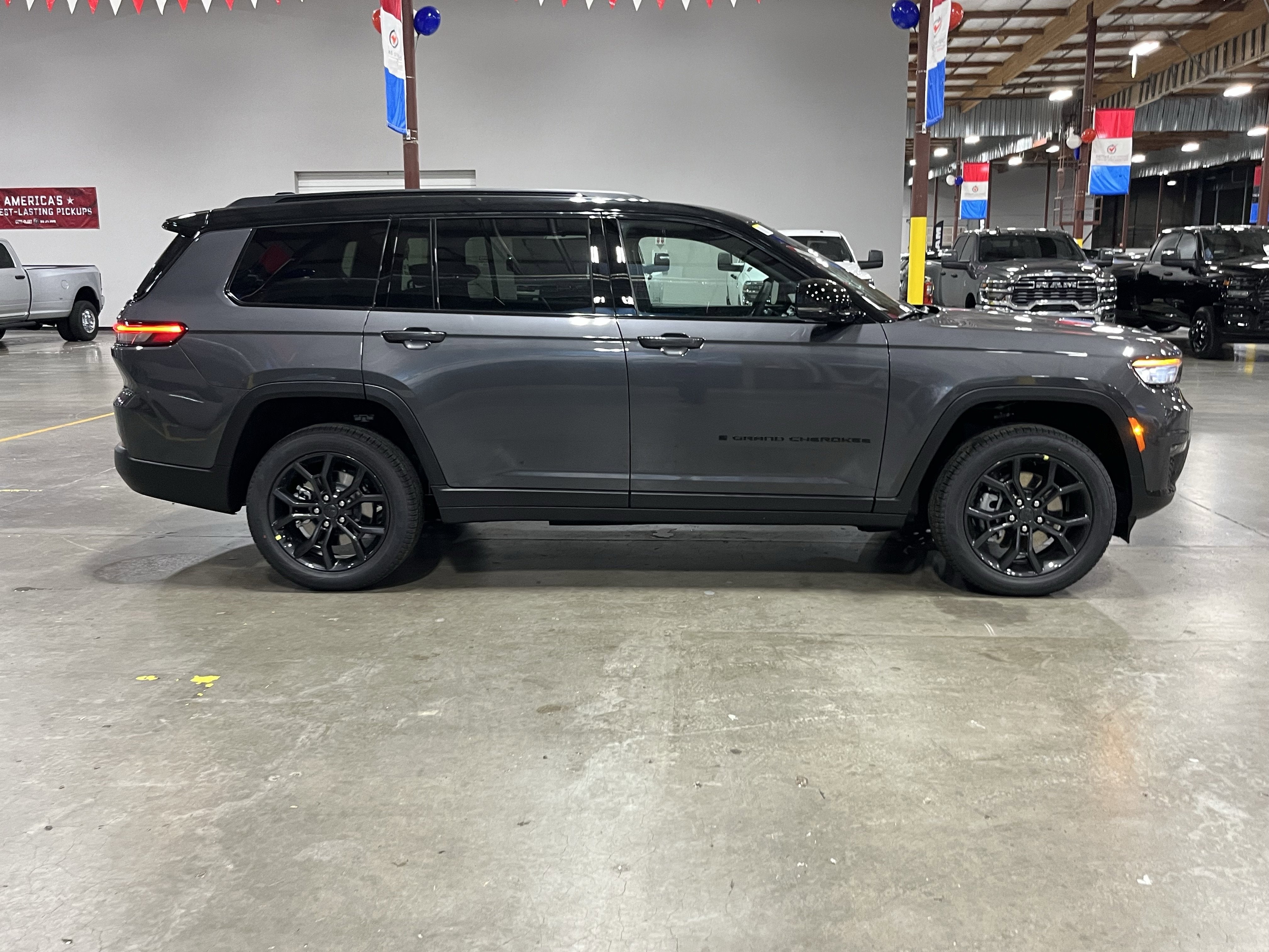 2025 Jeep Grand Cherokee GRAND CHEROKEE L LIMITED 4X4