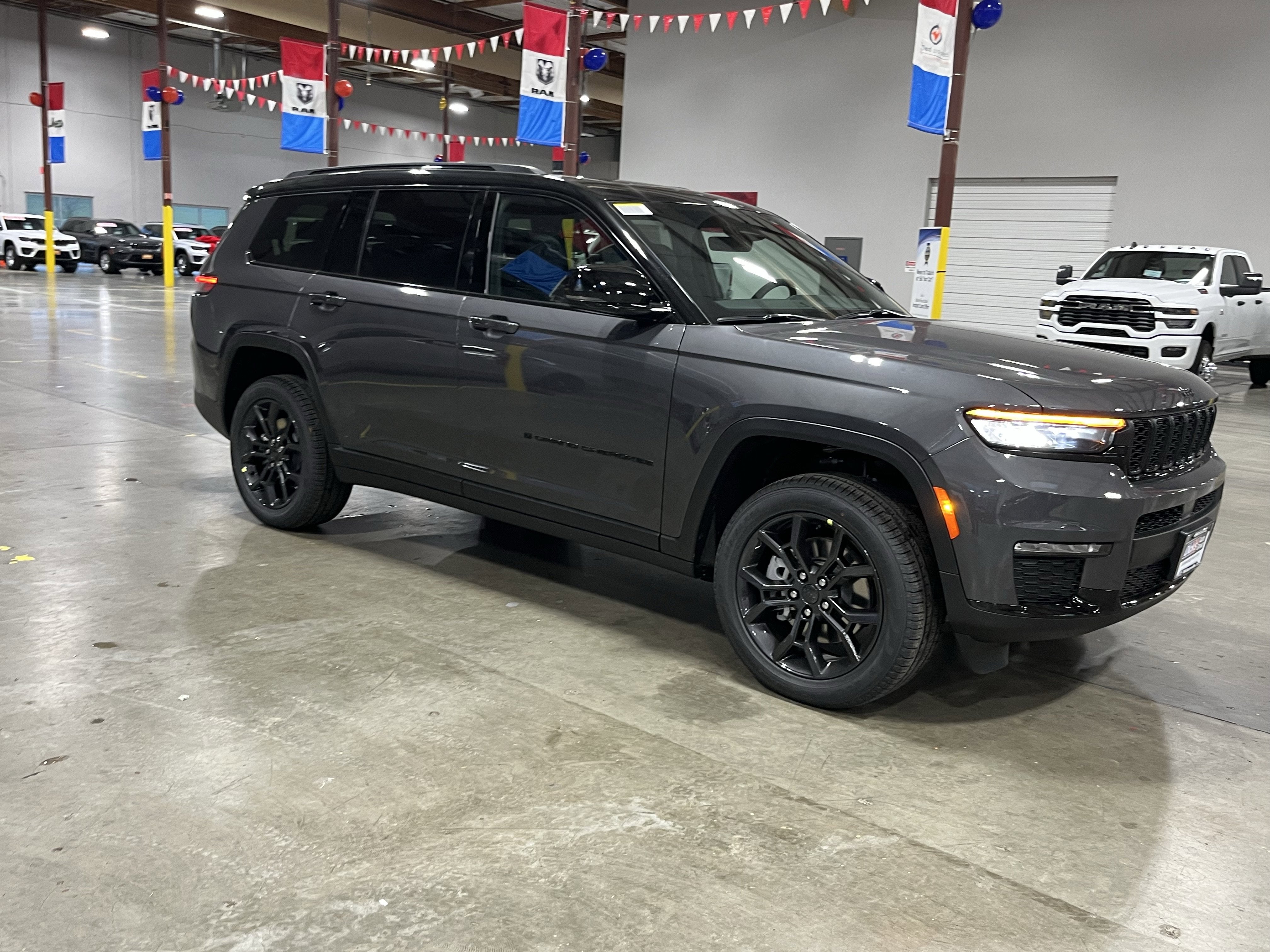 2025 Jeep Grand Cherokee GRAND CHEROKEE L LIMITED 4X4