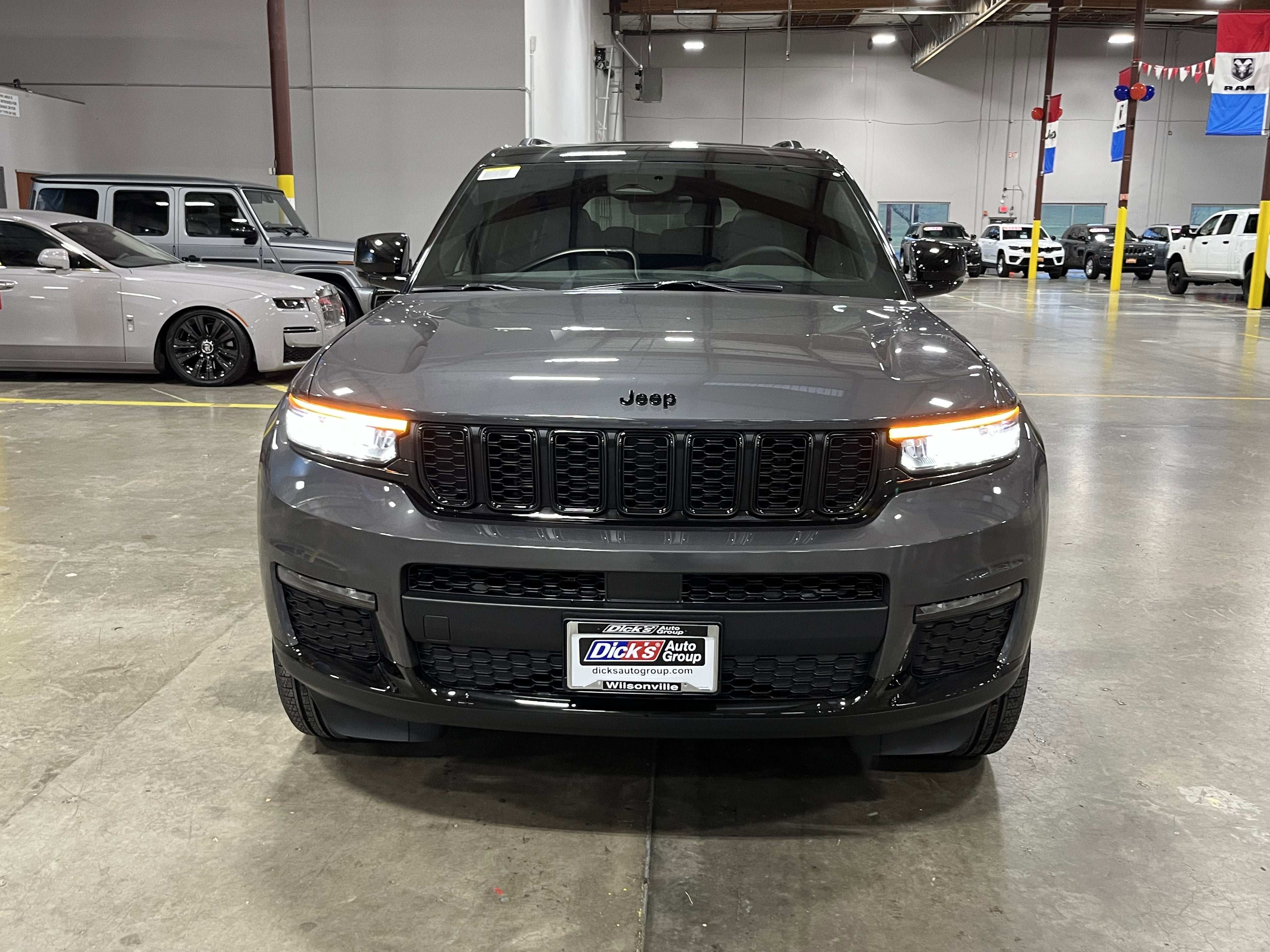 2025 Jeep Grand Cherokee GRAND CHEROKEE L LIMITED 4X4