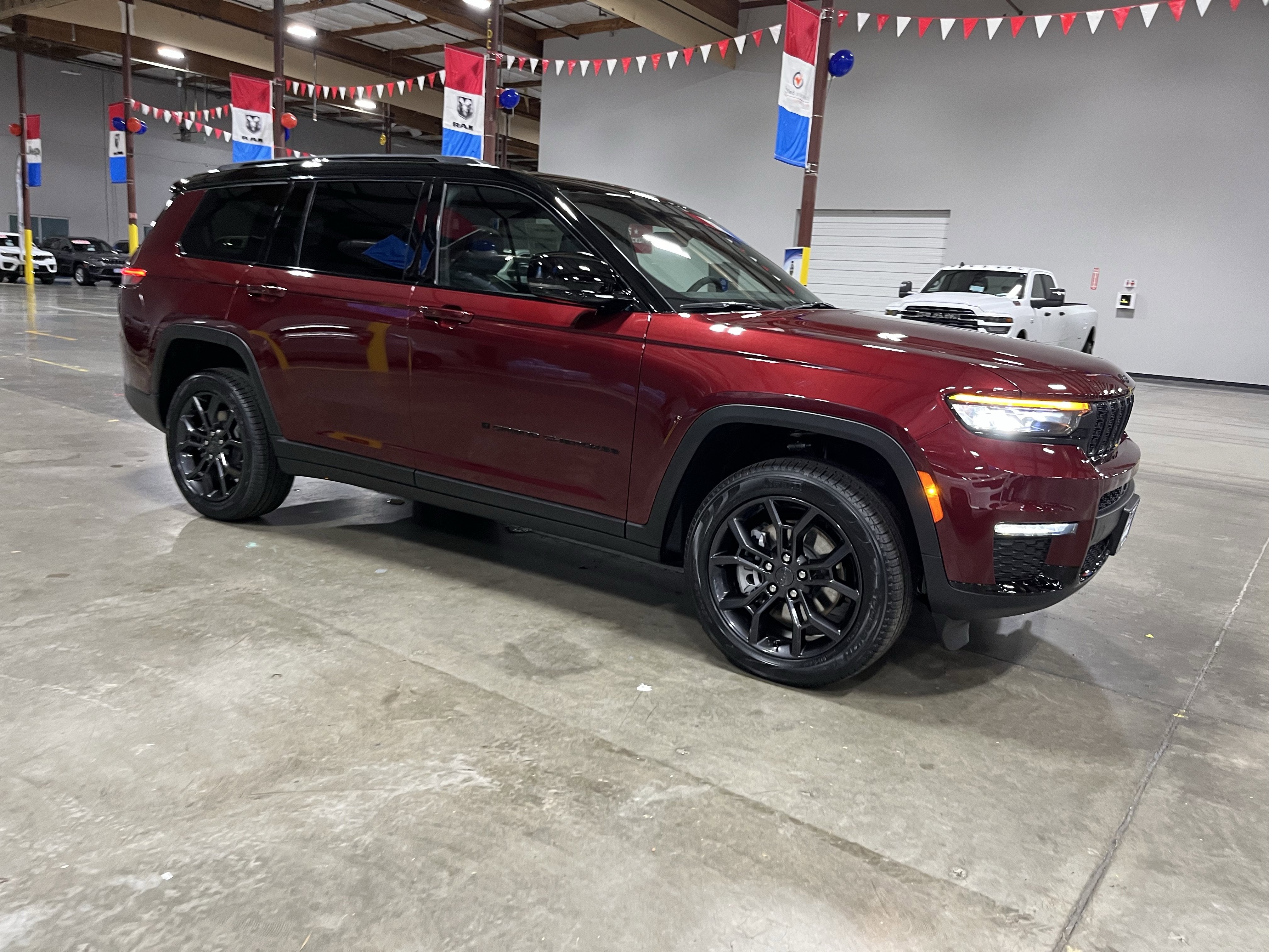 2025 Jeep Grand Cherokee GRAND CHEROKEE L LIMITED 4X4