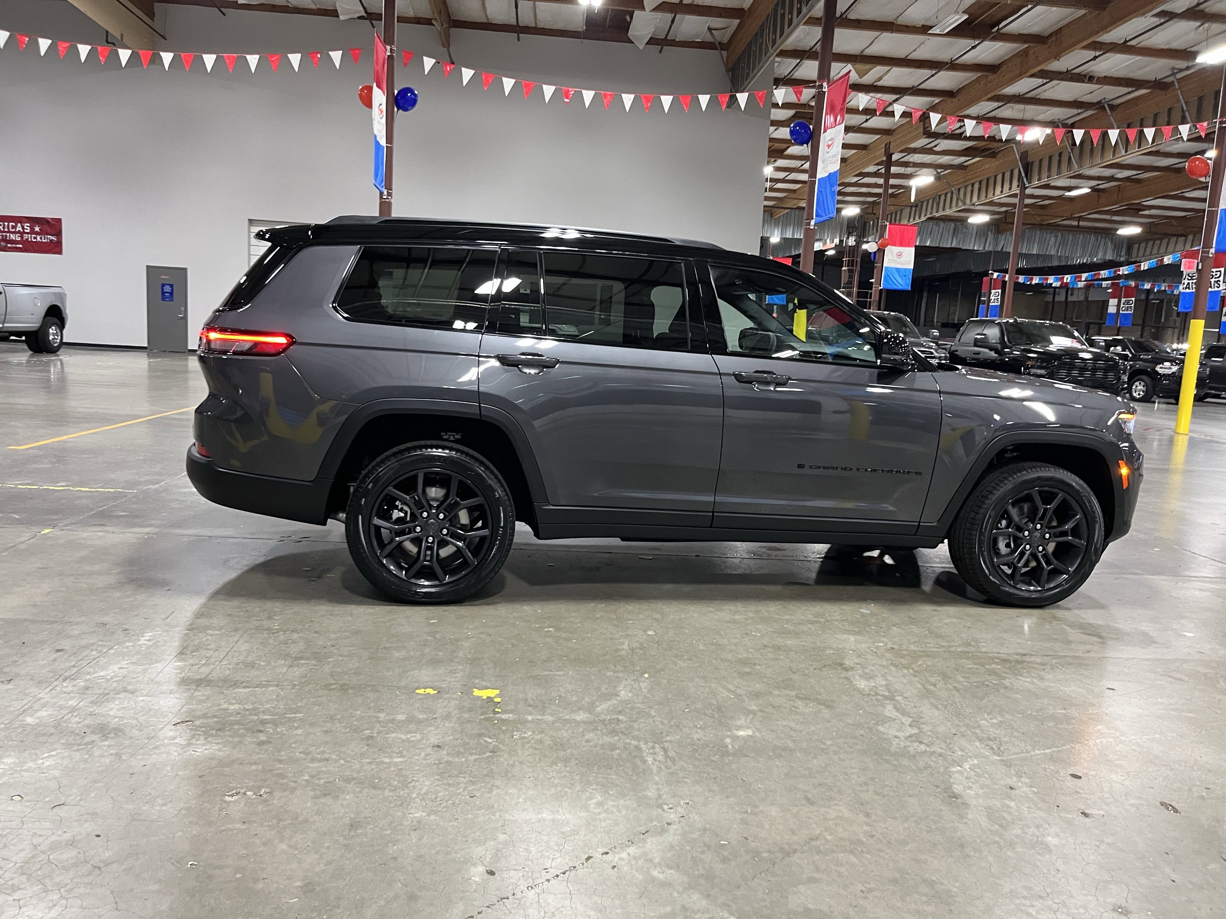 2025 Jeep Grand Cherokee GRAND CHEROKEE L LIMITED 4X4