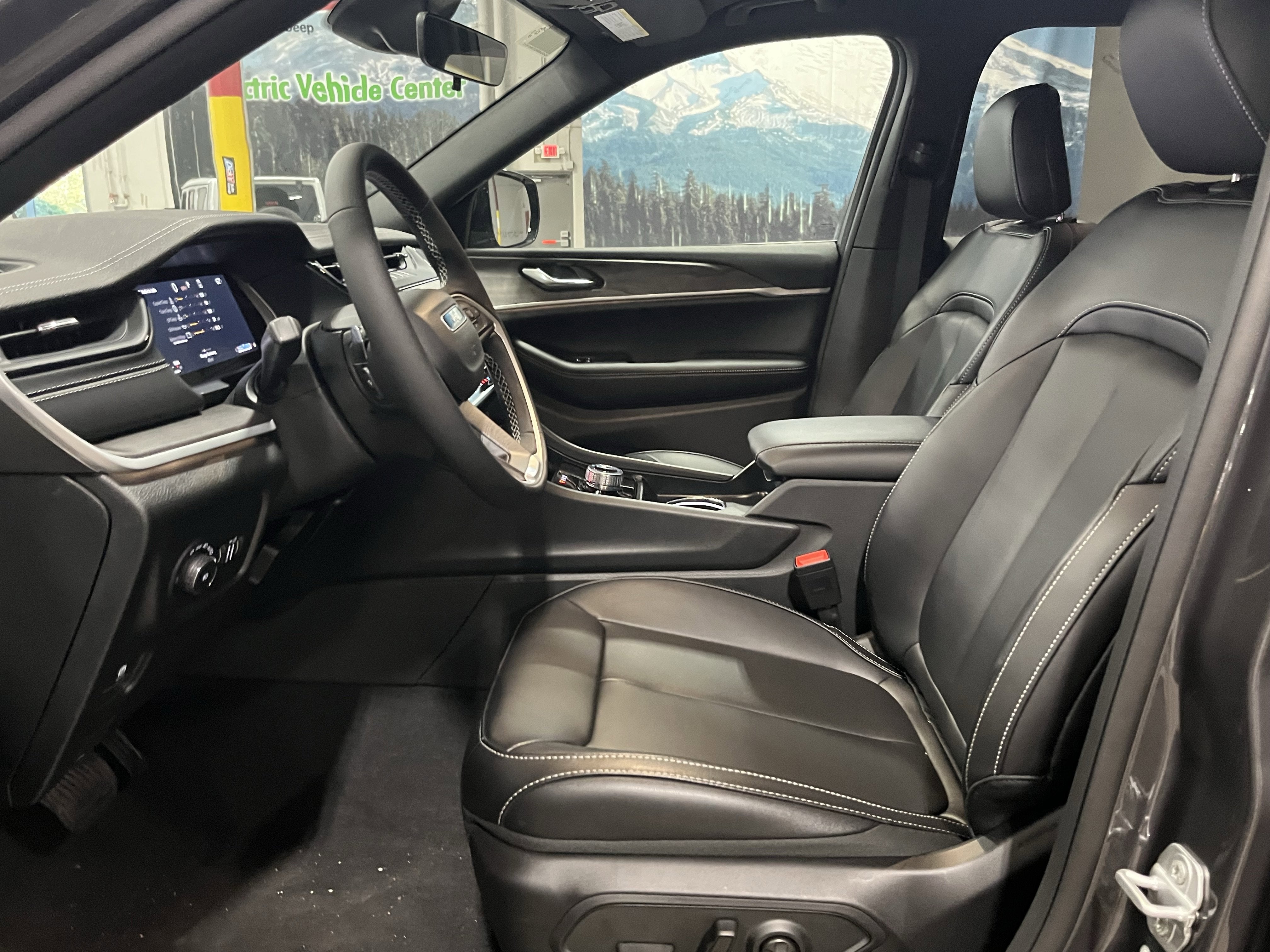 2026 Jeep Grand Cherokee GRAND CHEROKEE L LIMITED 4X4