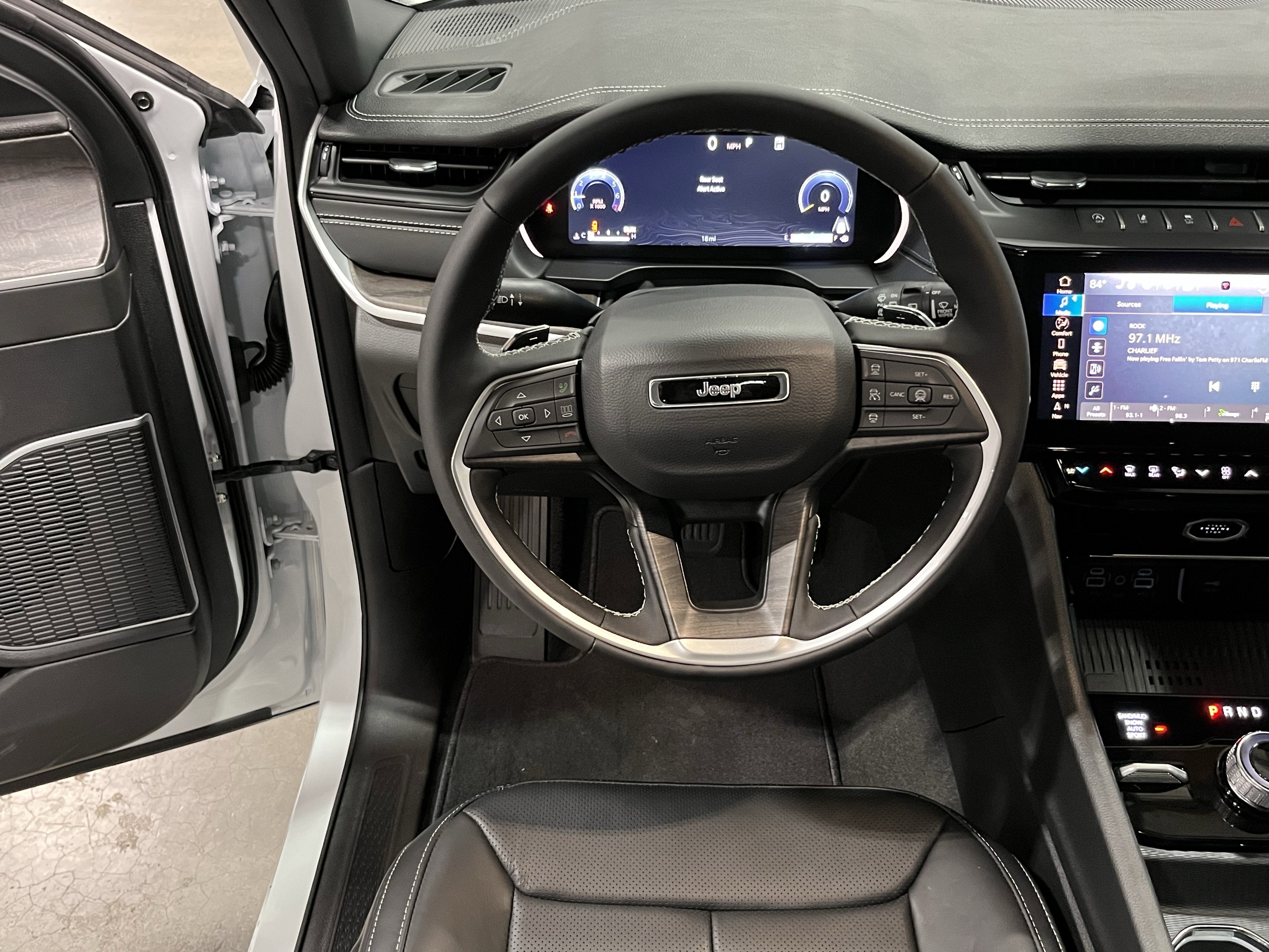 2026 Jeep Grand Cherokee GRAND CHEROKEE L LIMITED RESERVE 4X4