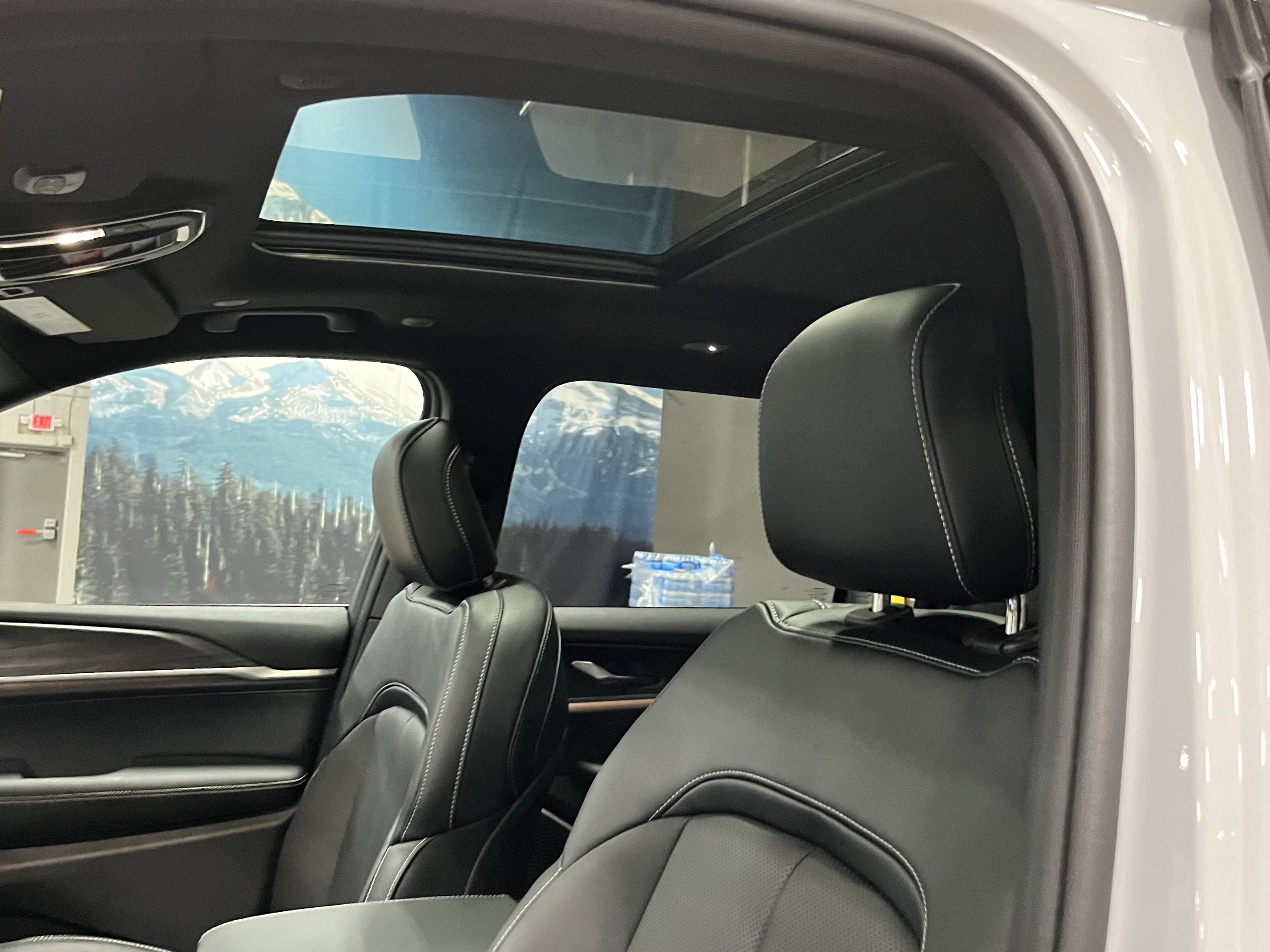 2026 Jeep Grand Cherokee GRAND CHEROKEE L LIMITED RESERVE 4X4