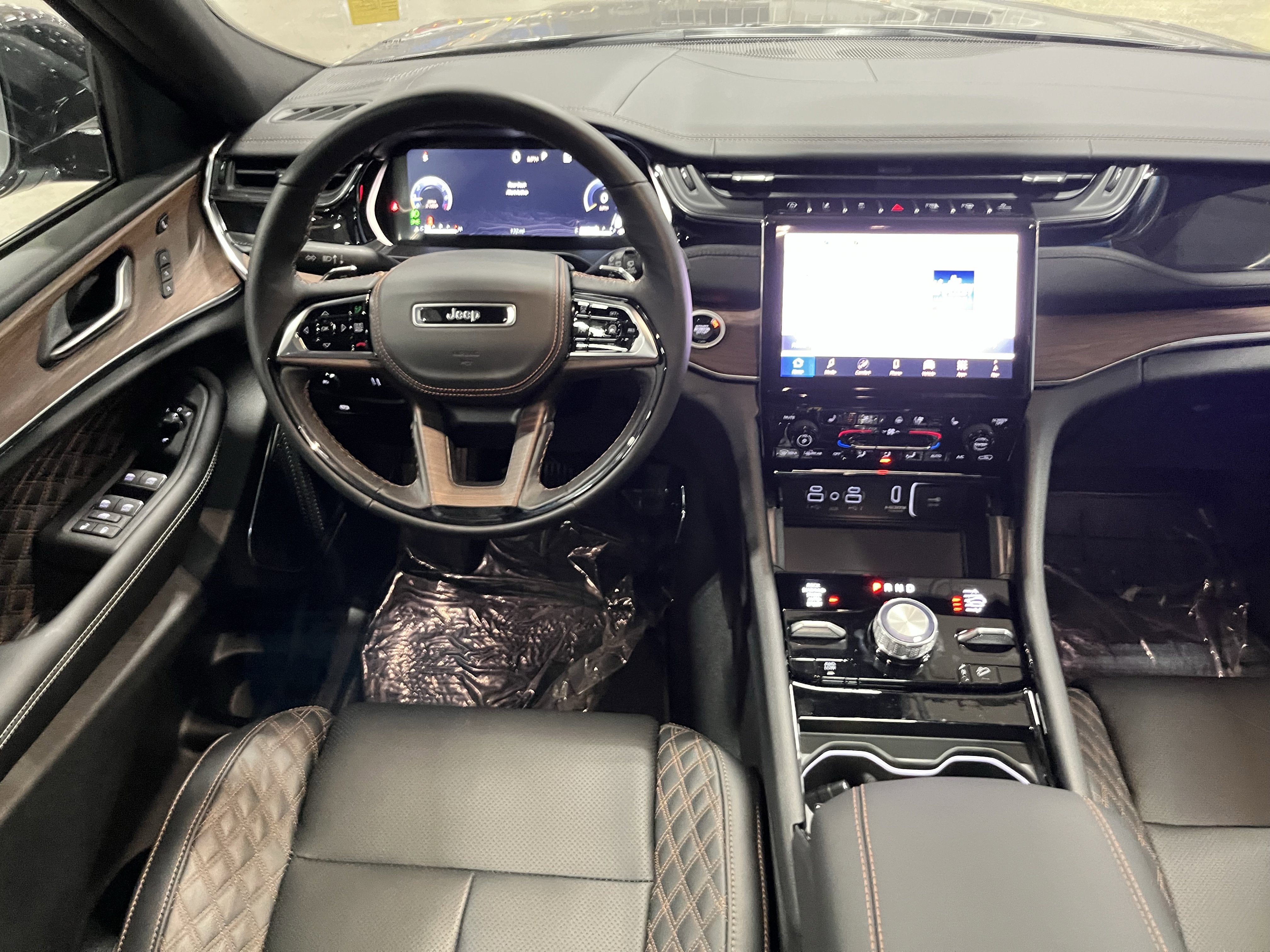 2025 Jeep Grand Cherokee GRAND CHEROKEE L SUMMIT 4X4