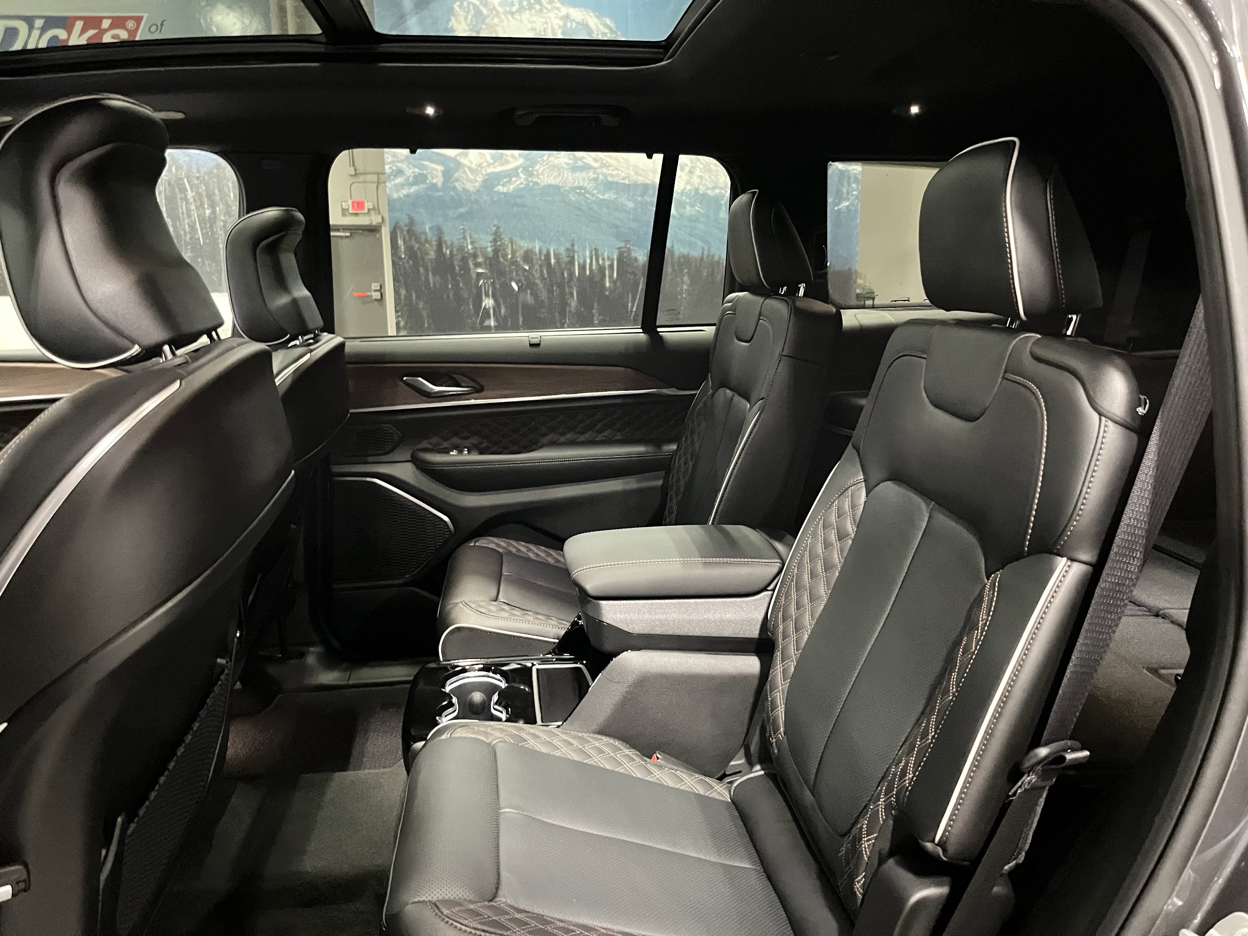 2025 Jeep Grand Cherokee GRAND CHEROKEE L SUMMIT 4X4