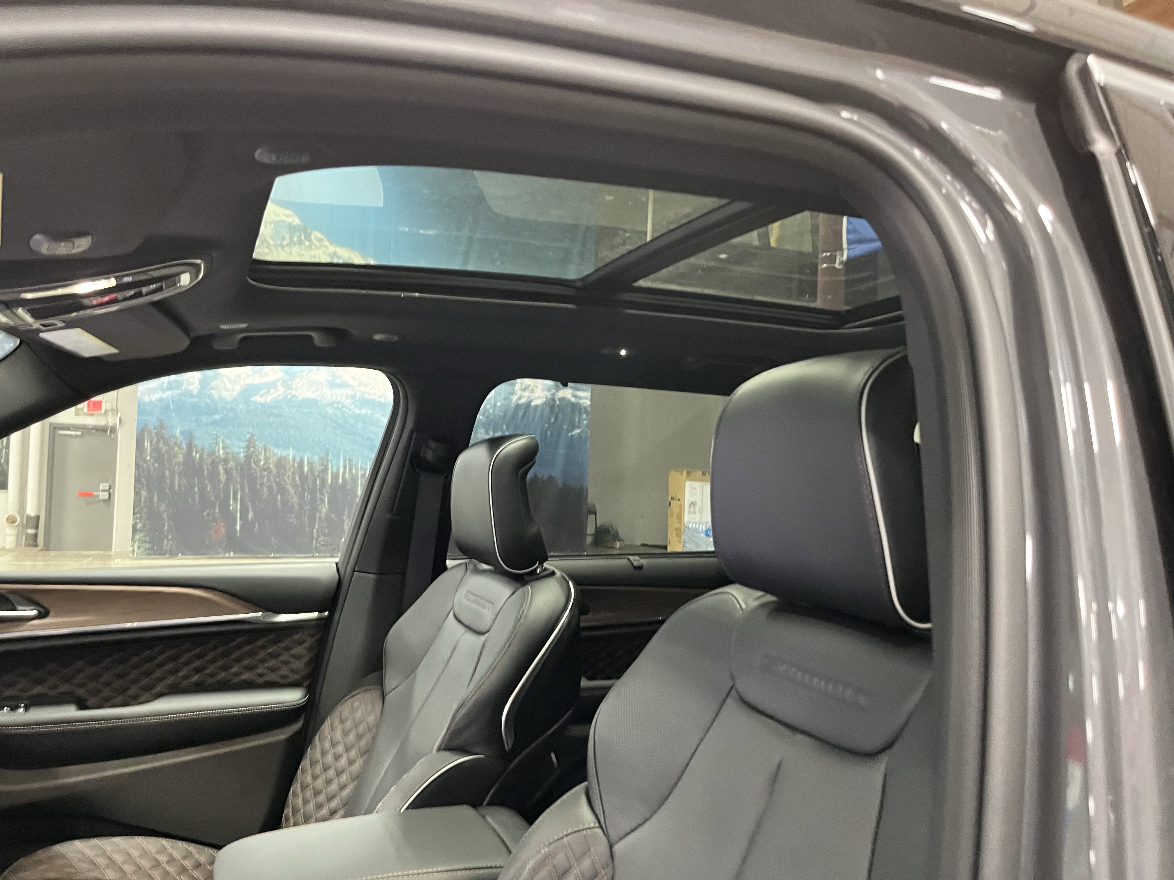 2025 Jeep Grand Cherokee GRAND CHEROKEE L SUMMIT 4X4