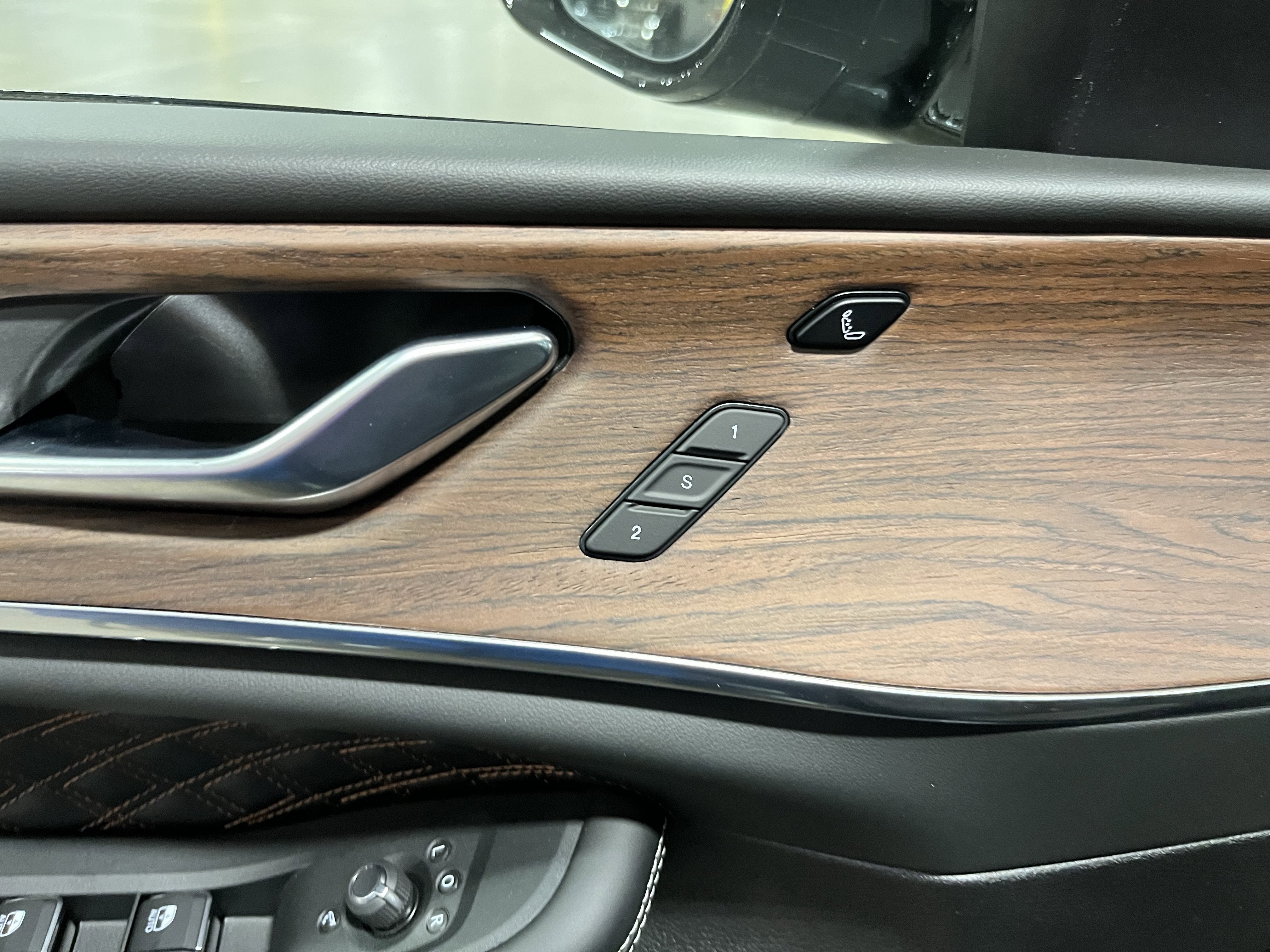 2025 Jeep Grand Cherokee GRAND CHEROKEE L SUMMIT 4X4