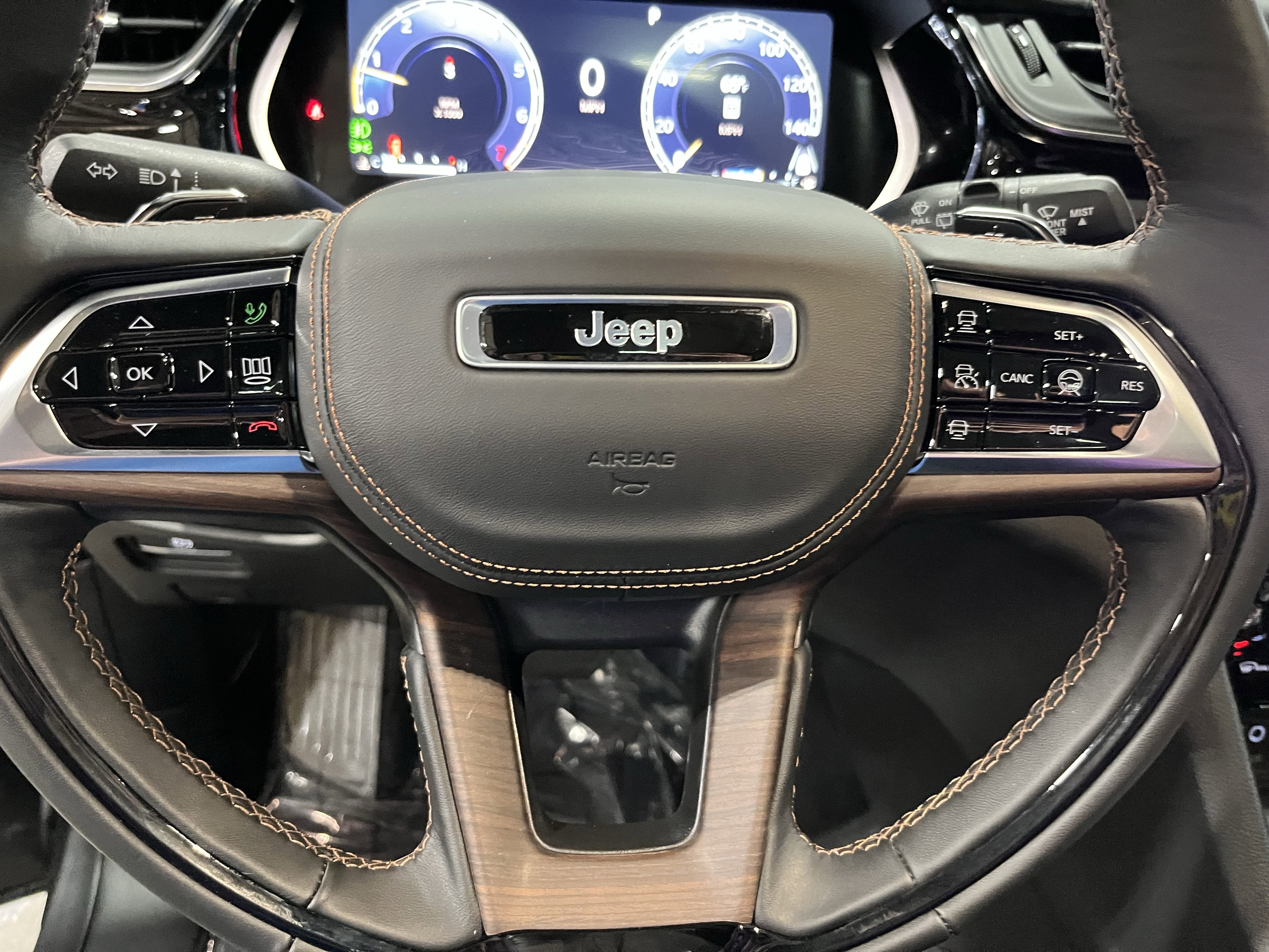 2025 Jeep Grand Cherokee GRAND CHEROKEE L SUMMIT 4X4