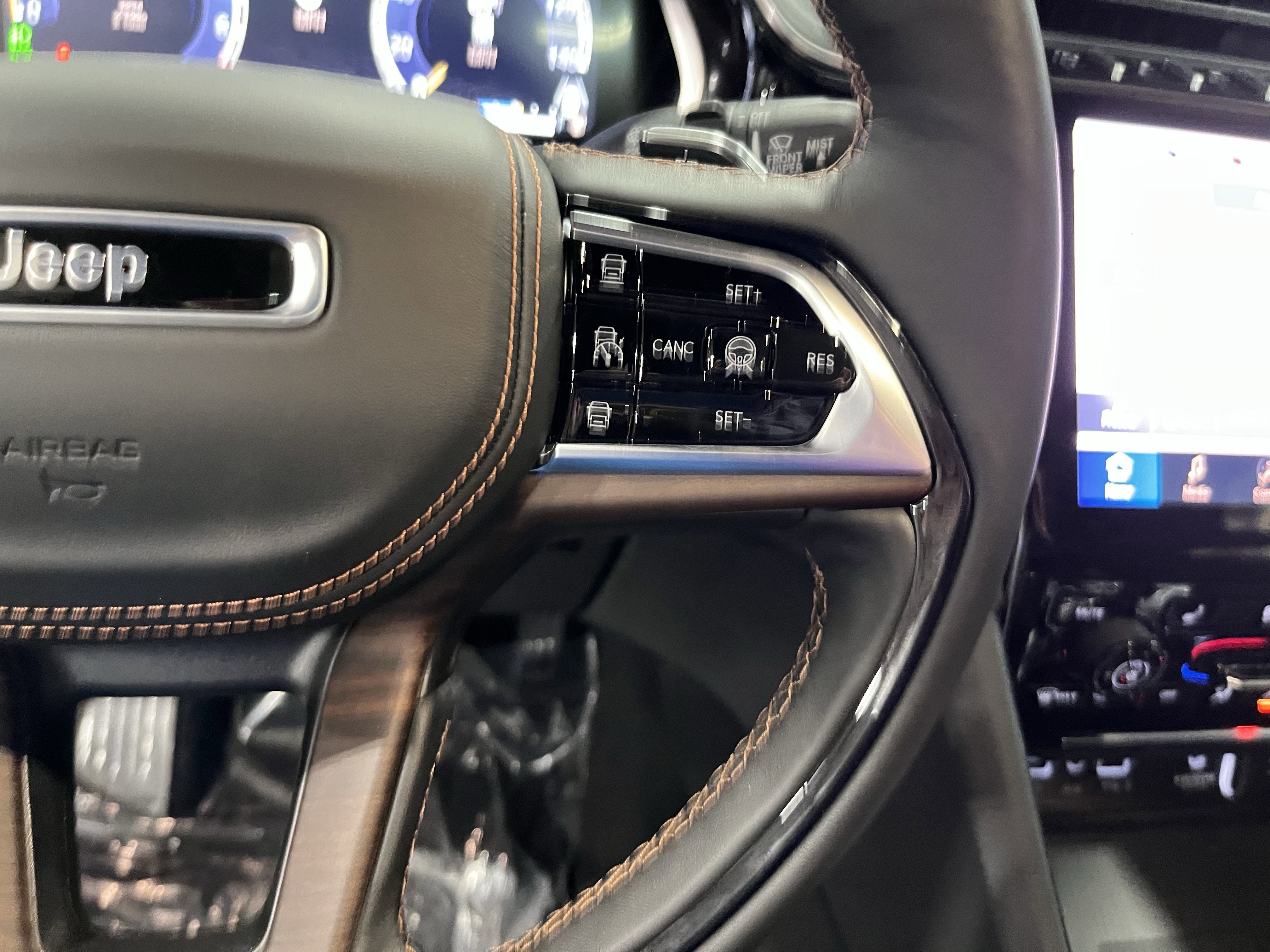 2025 Jeep Grand Cherokee GRAND CHEROKEE L SUMMIT 4X4