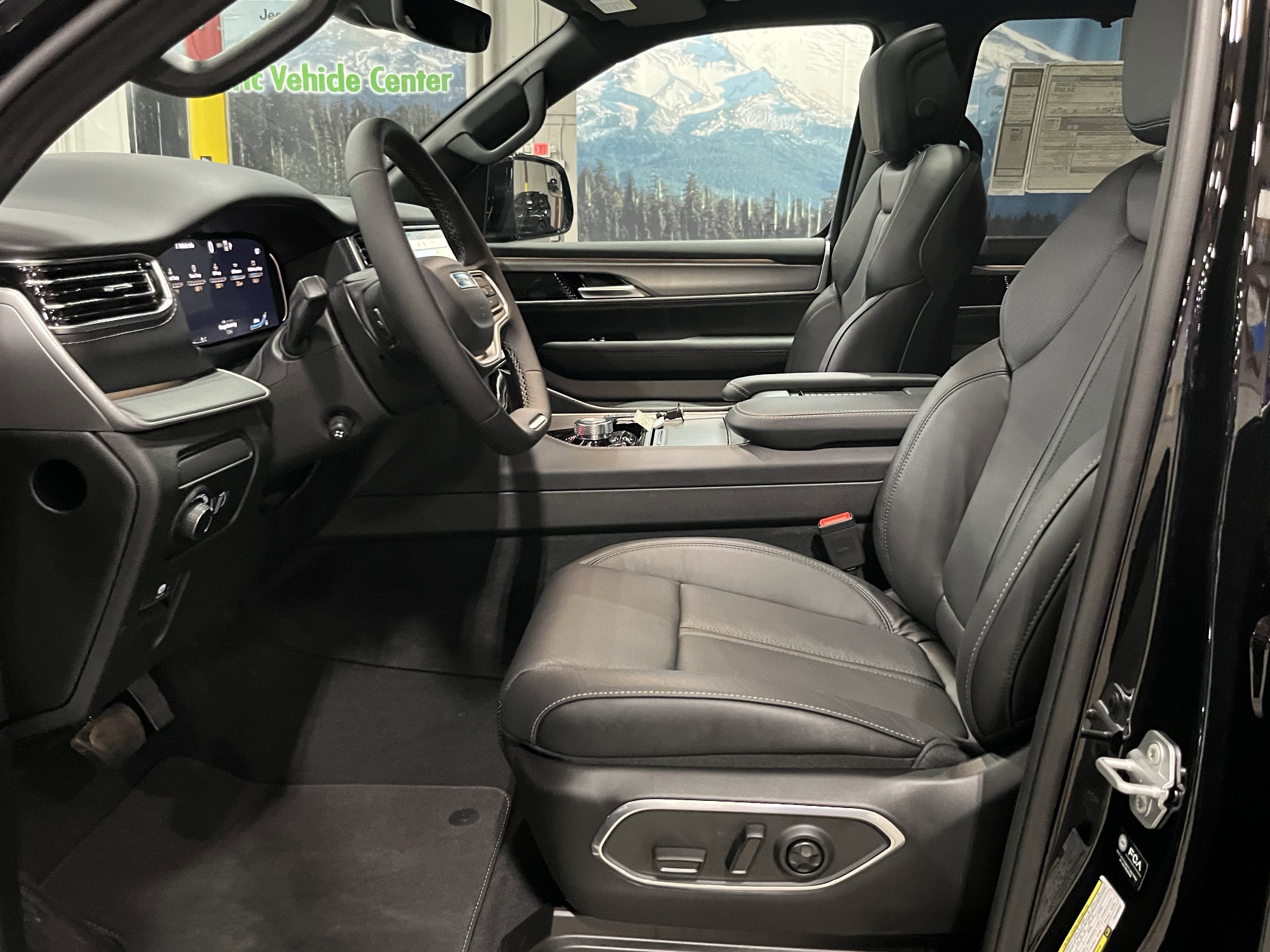 2026 Jeep Grand Wagoneer GRAND WAGONEER LIMITED RESERVE 4X4