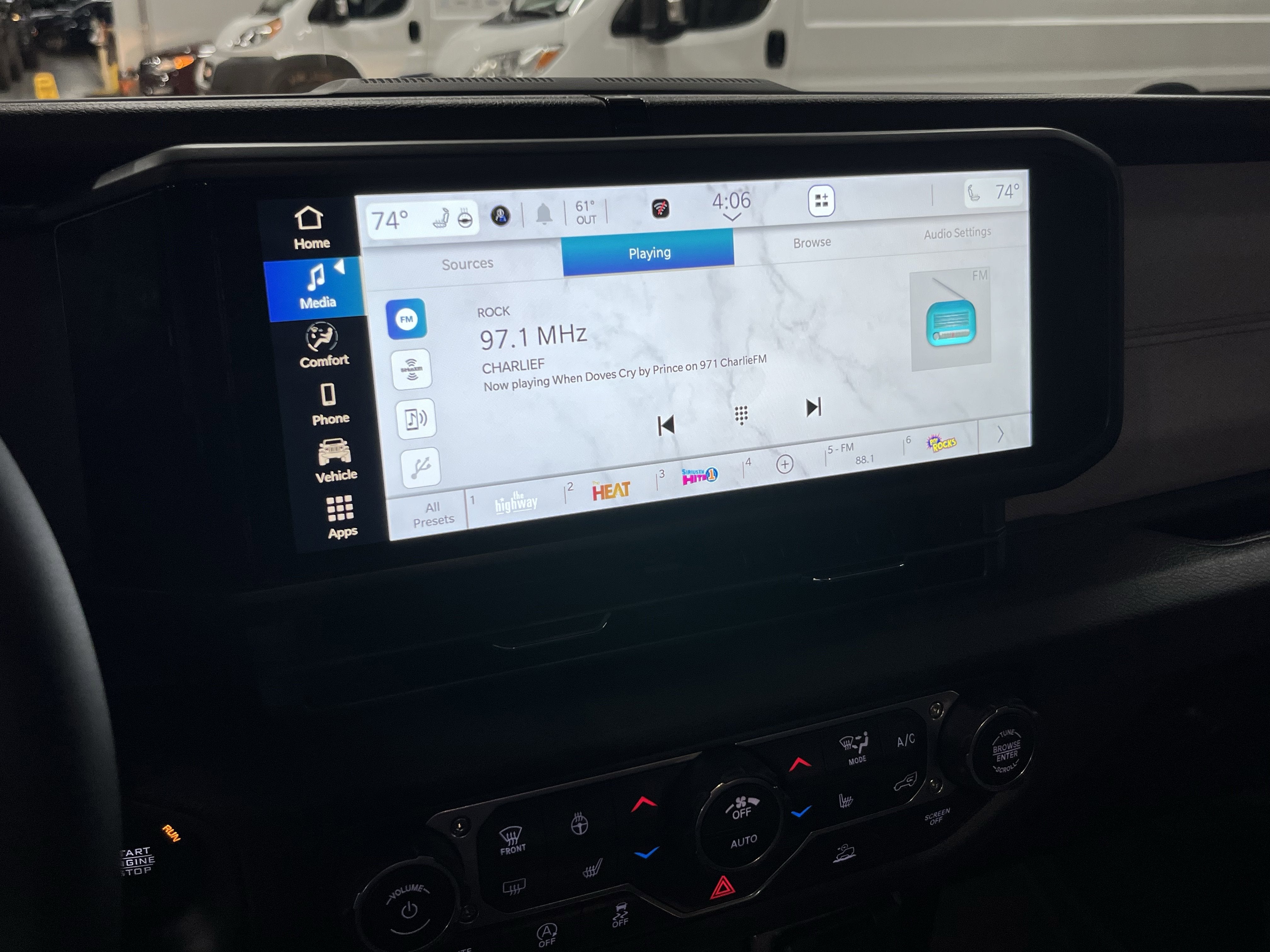 2025 Jeep Gladiator GLADIATOR SPORT S 4X4