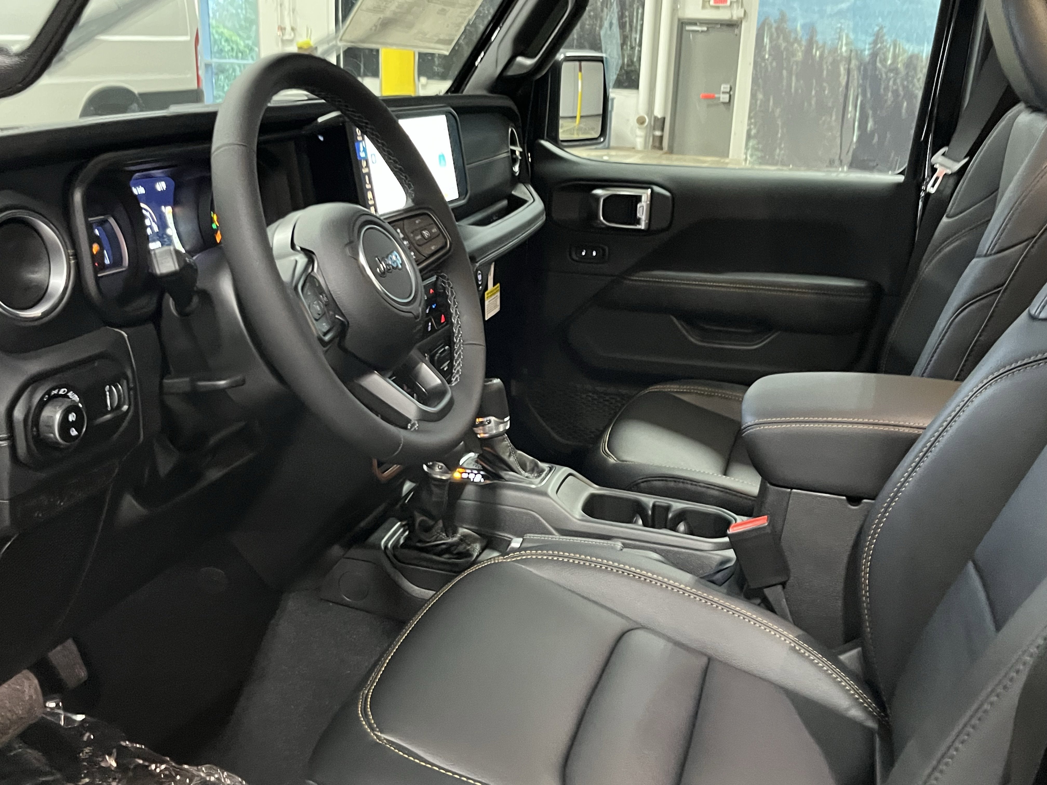 2026 Jeep Gladiator GLADIATOR SAHARA 4X4