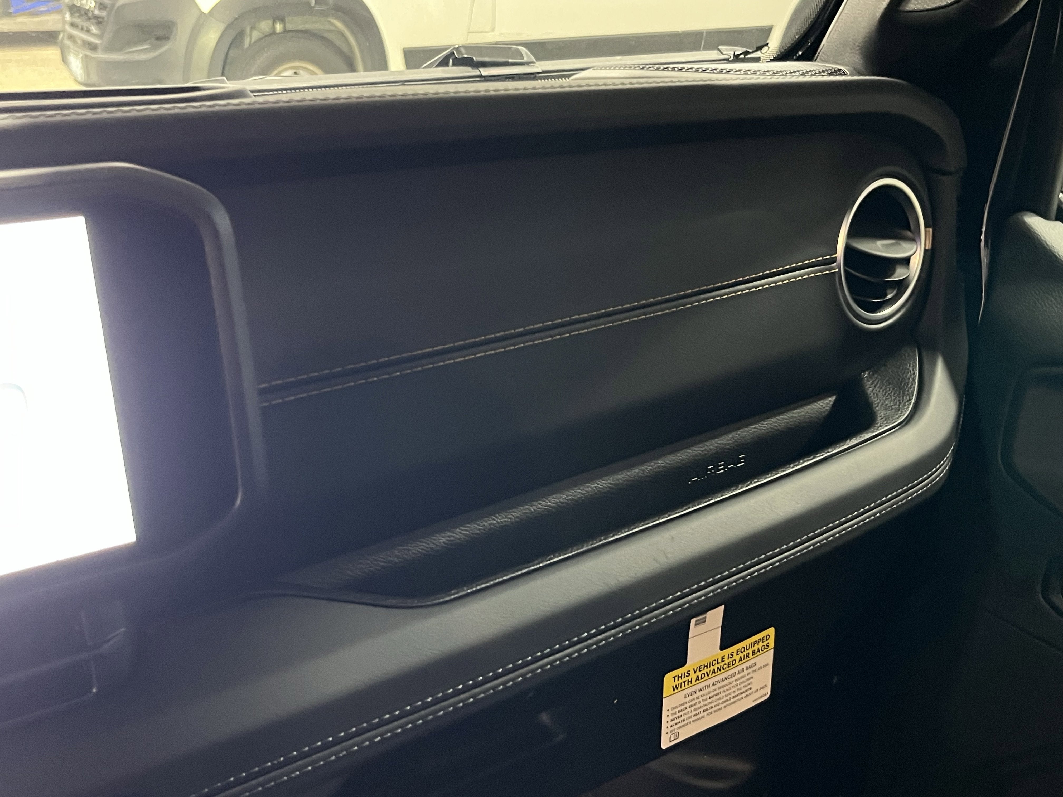 2026 Jeep Gladiator GLADIATOR SAHARA 4X4