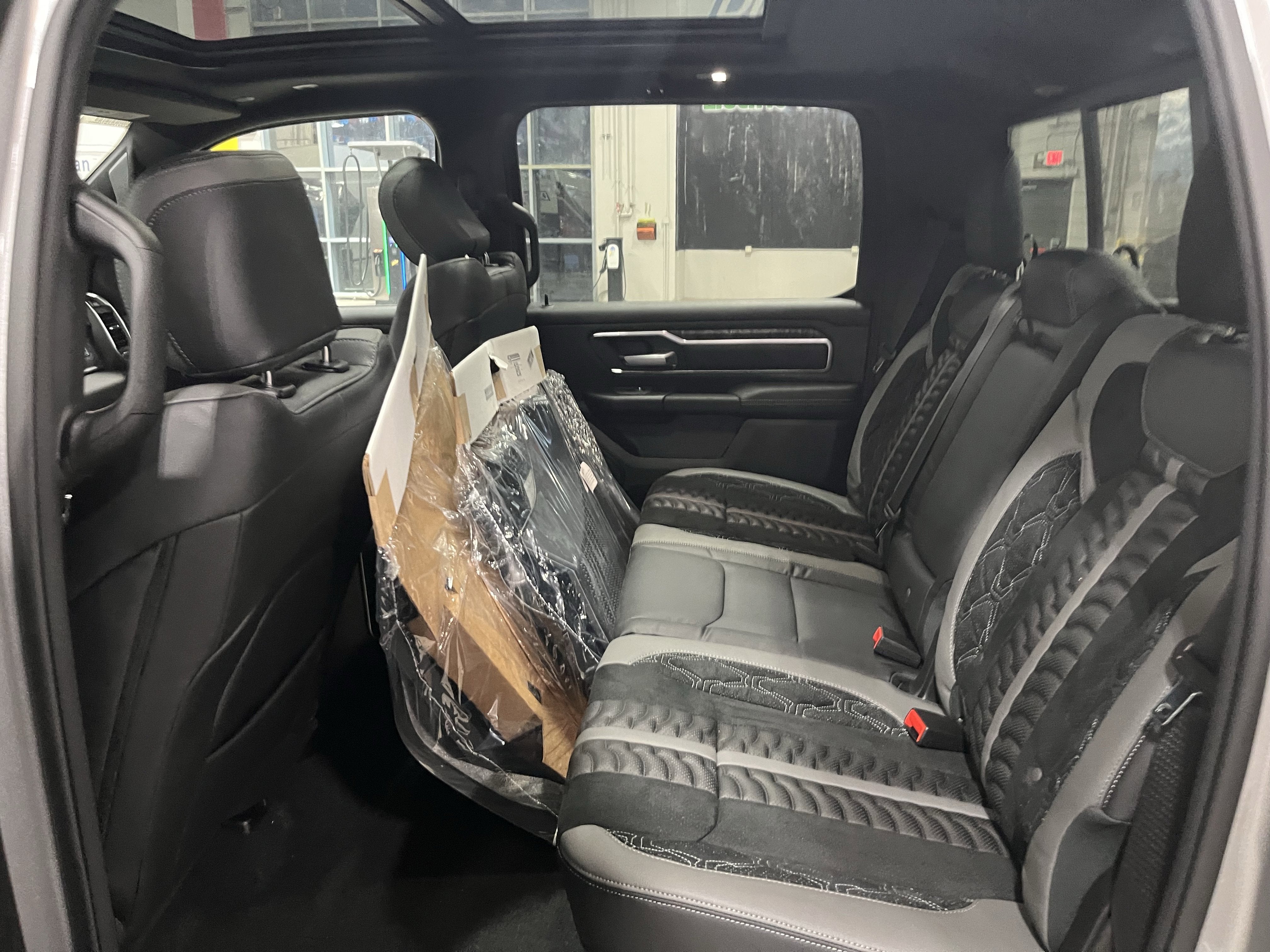 2025 RAM Ram 1500 RAM 1500 BIG HORN CREW CAB 4X4 5'7' BOX