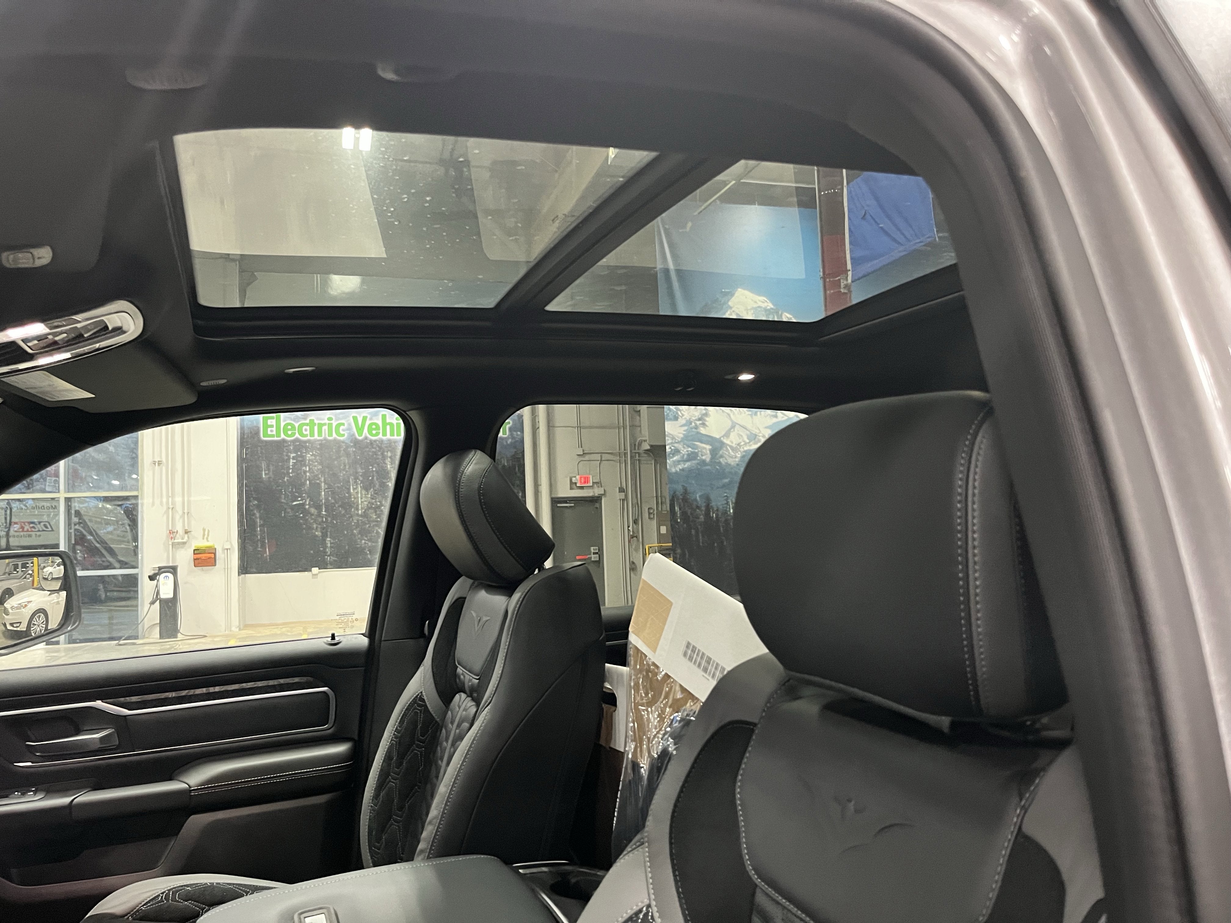 2025 RAM Ram 1500 RAM 1500 BIG HORN CREW CAB 4X4 5'7' BOX